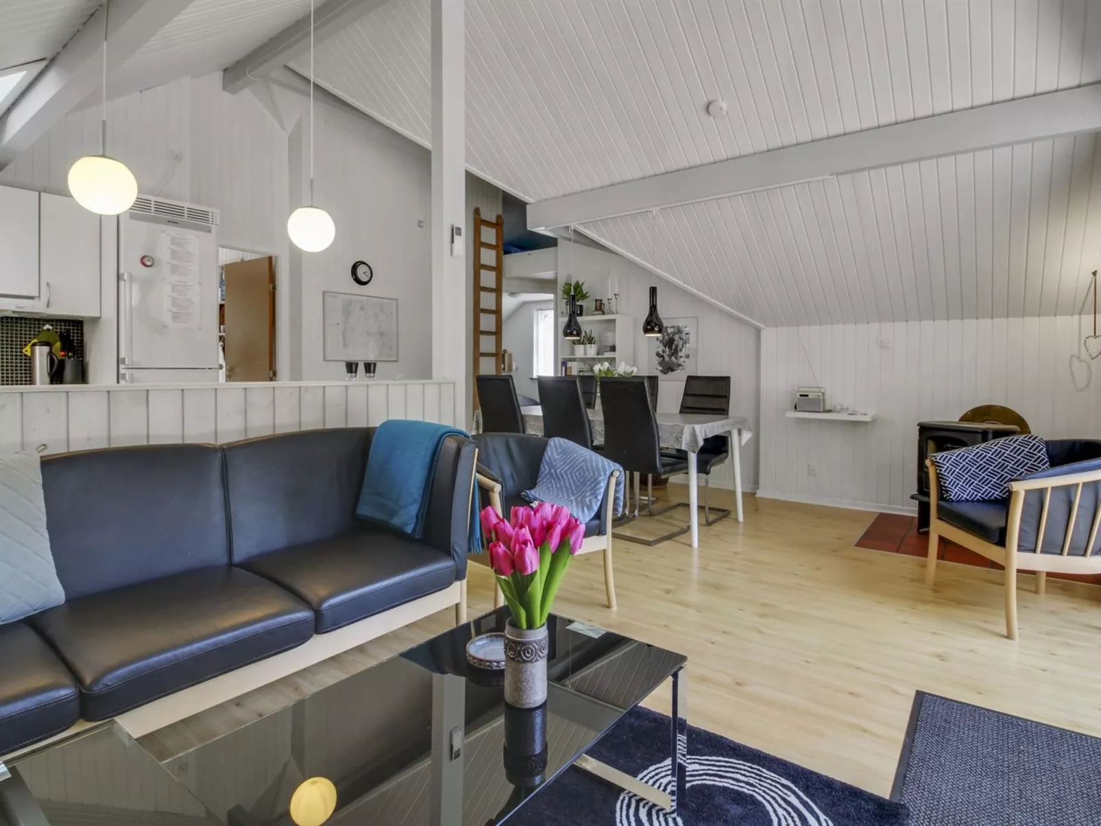 "Asulf" - 31km from the sea-Inside