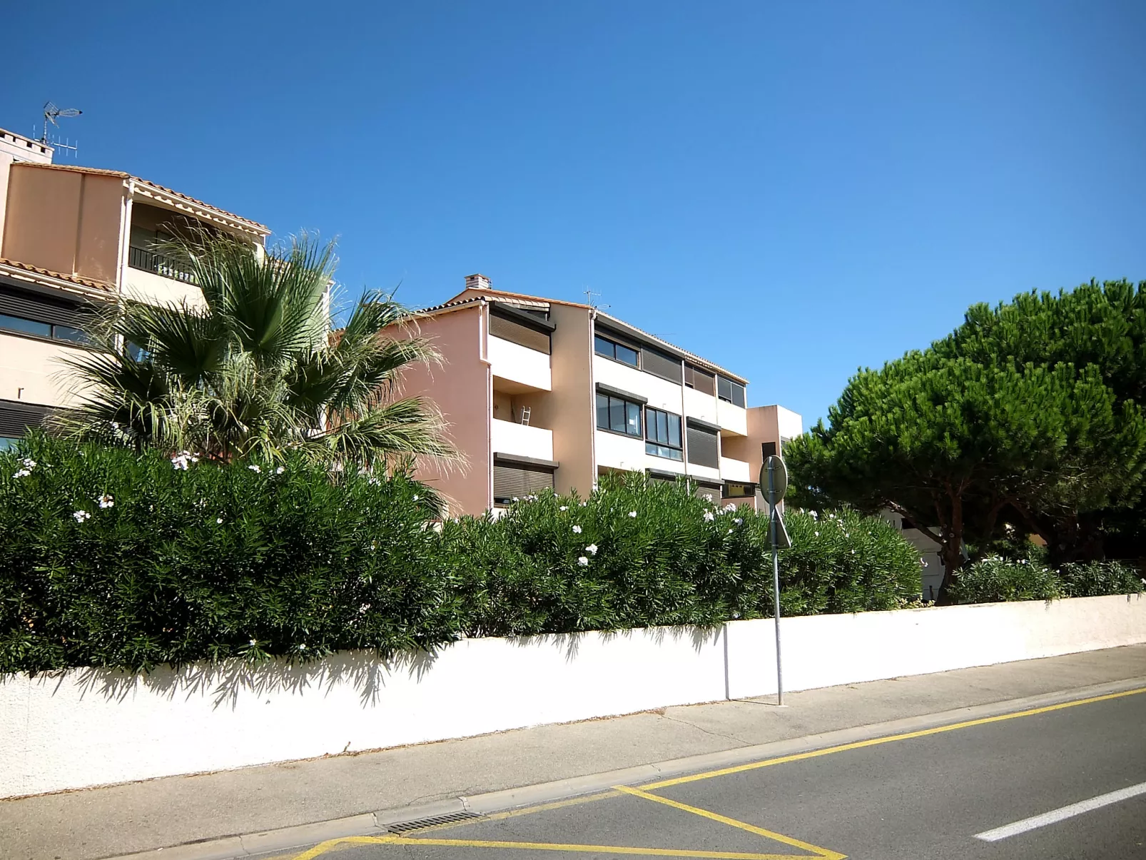 Les Terrasses Fleuries-Outside