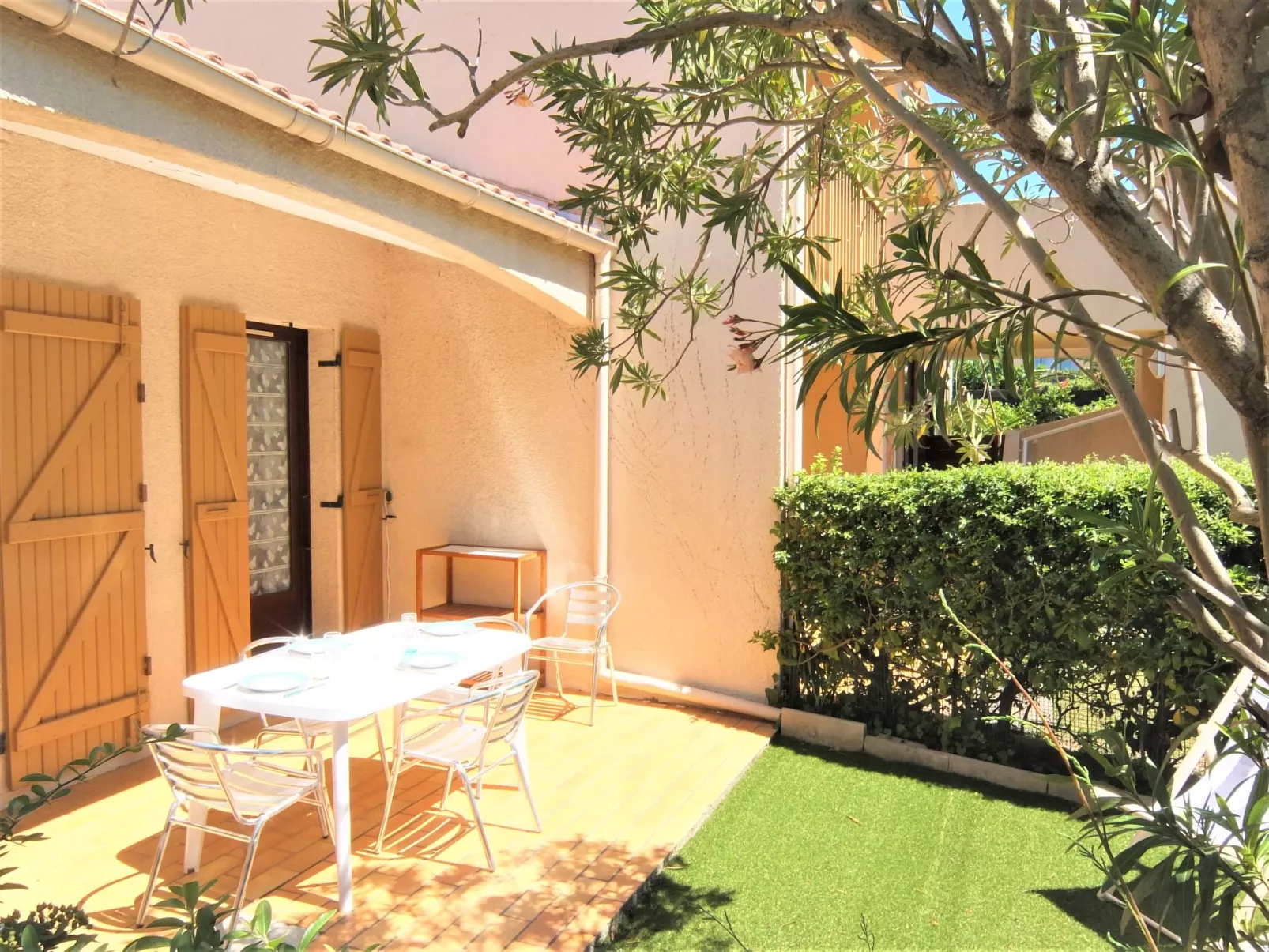 Le Hameau du Rivage-Outside