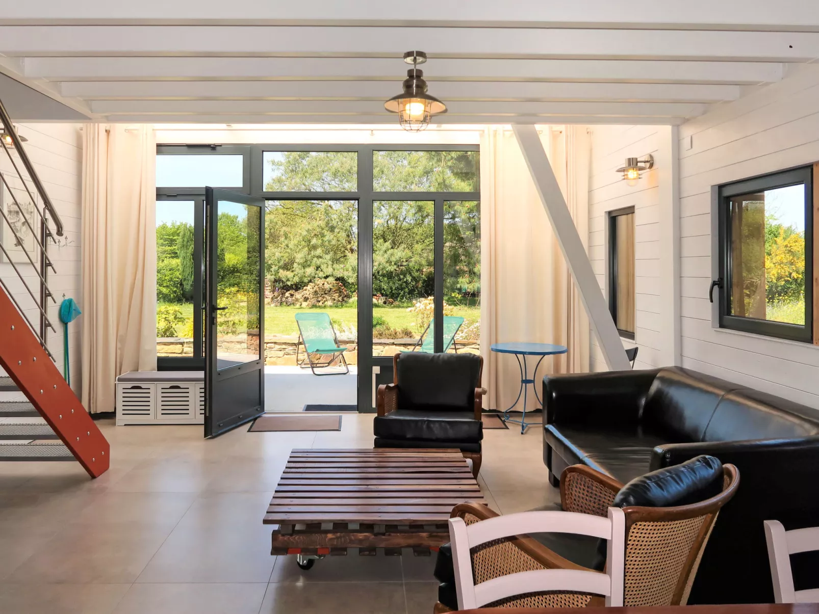 L'Atelier-Inside