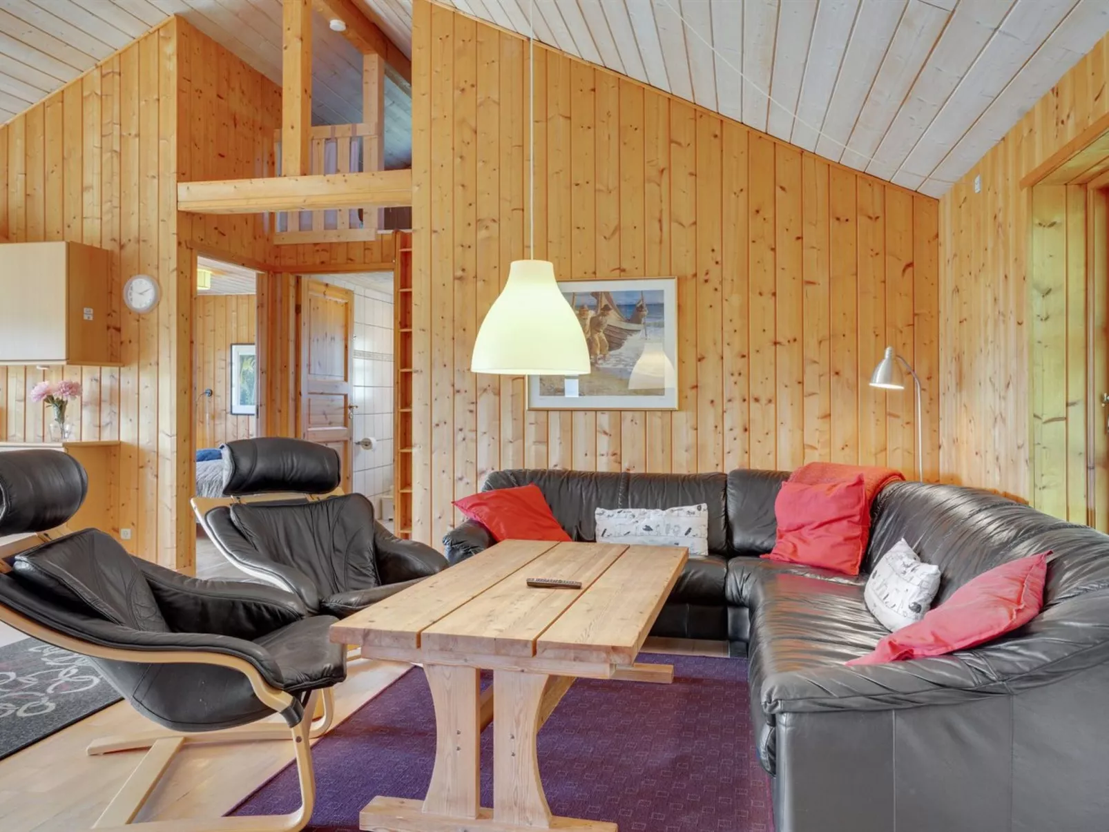 "Hæryst" - 175m from the sea-Drinnen