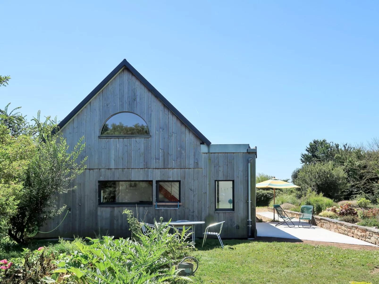 L'Atelier-Outside