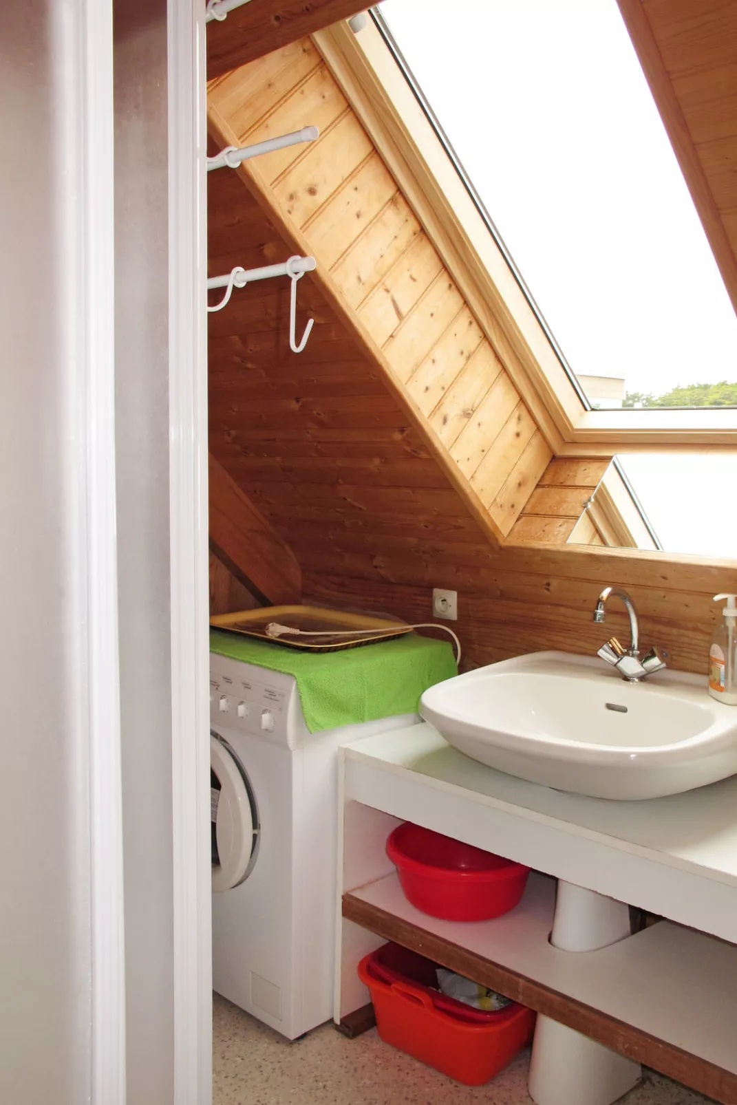 Petit Chalet à la Plage-Inside
