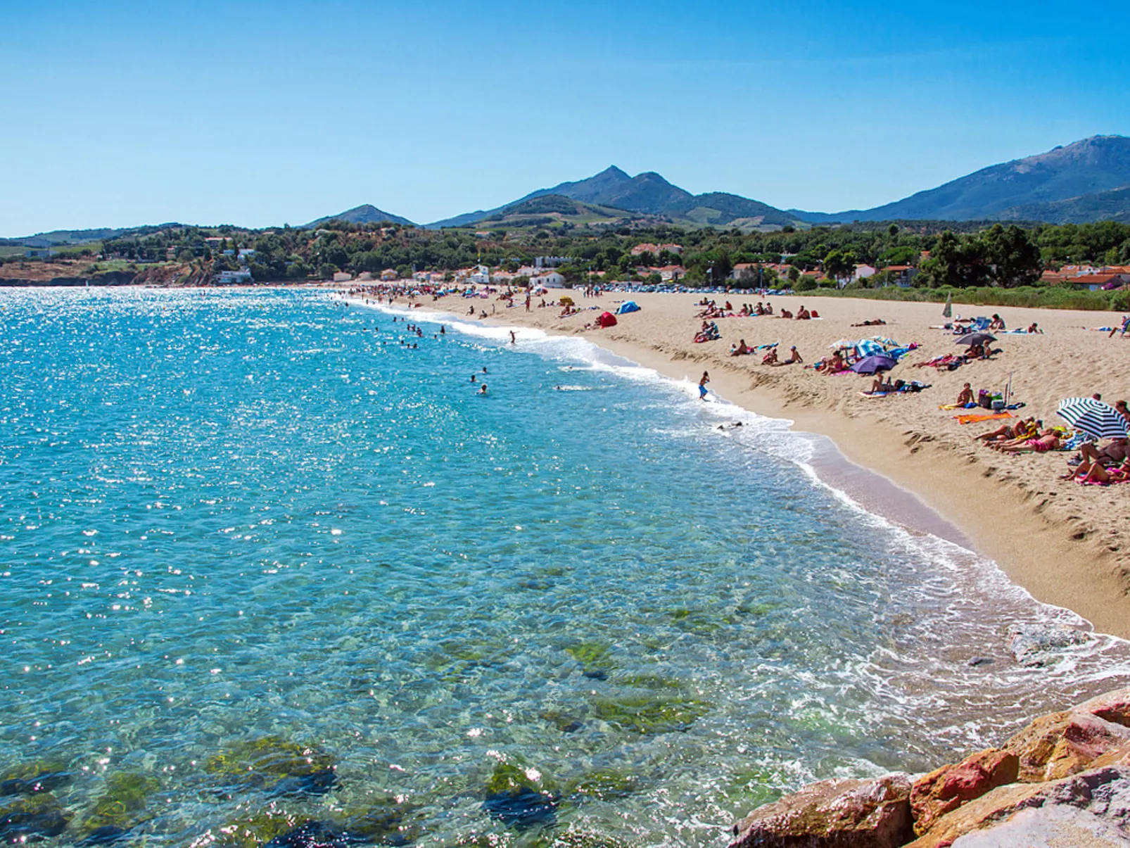 Le Central Beach-Area