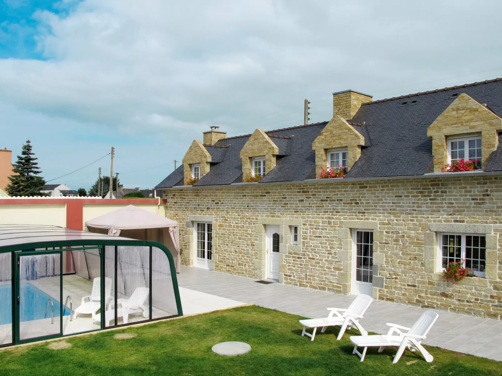 Villa Mor-Eol-Outside