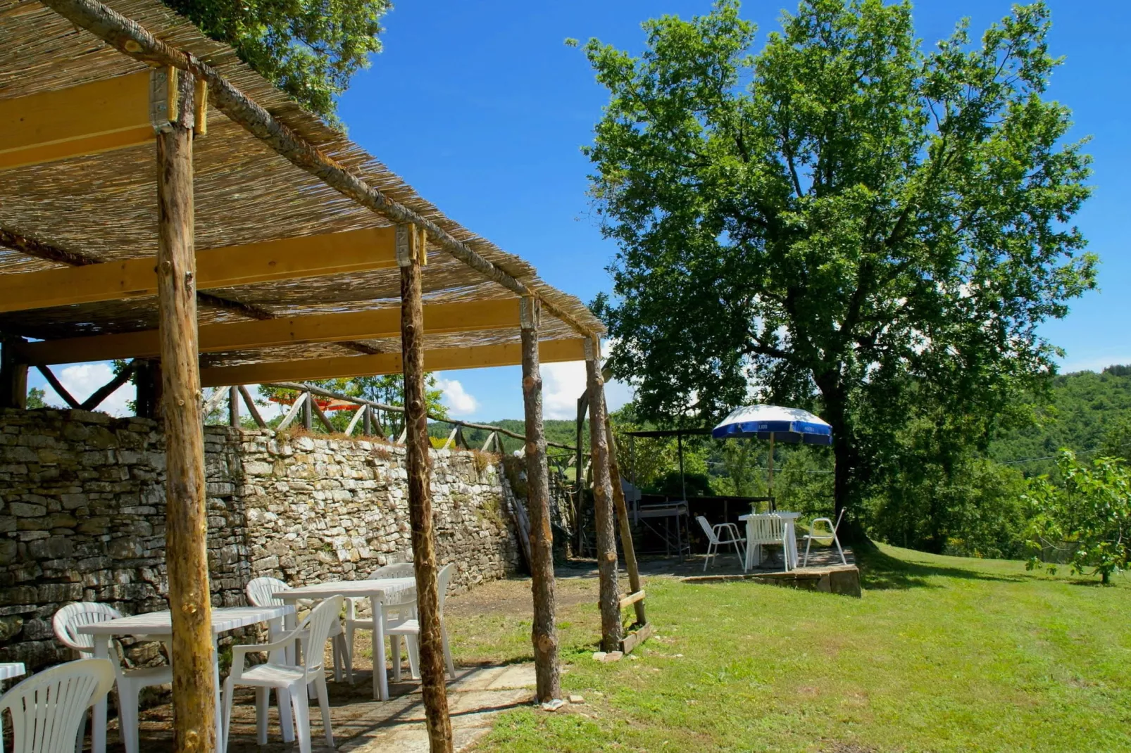 Vaschi Undici Trilo Sei-Terrace balcony