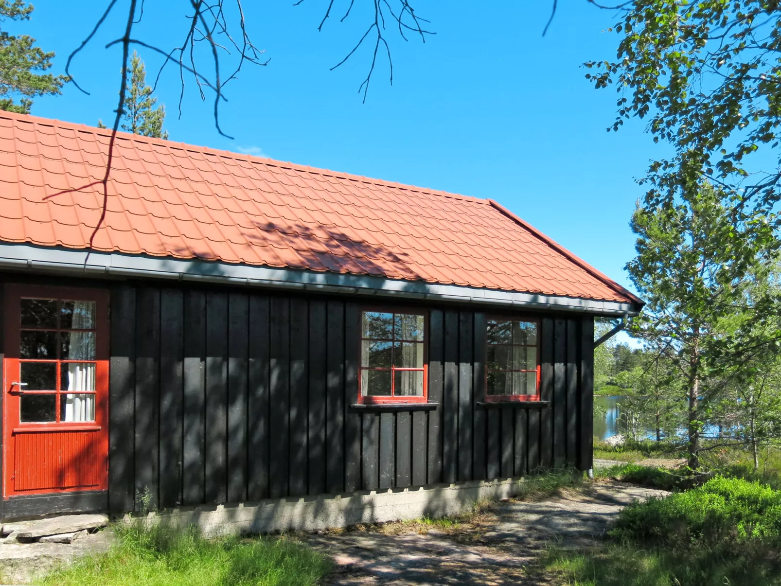 Førevanns Hytta-Outside