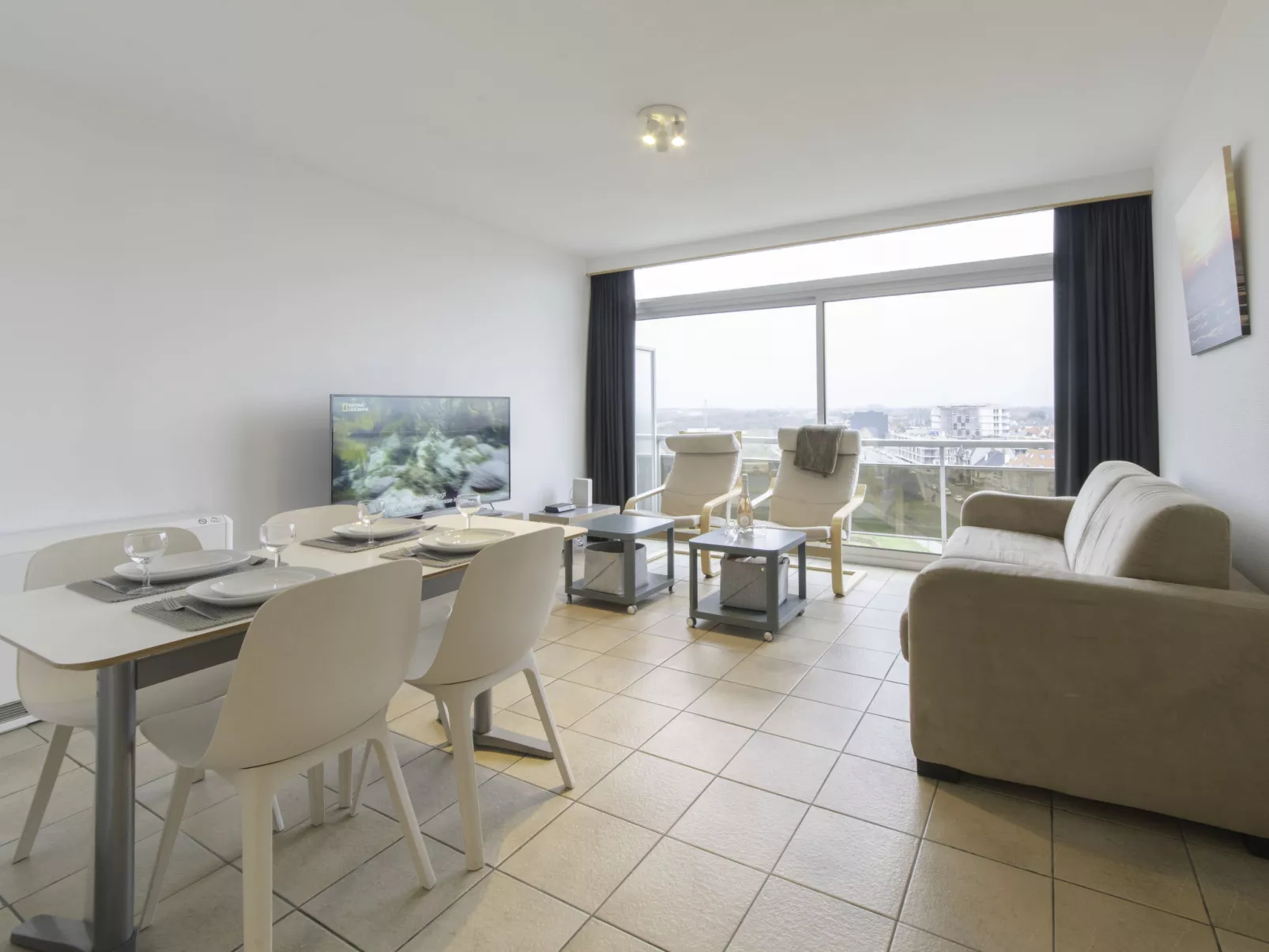 Seaview 2-Inside