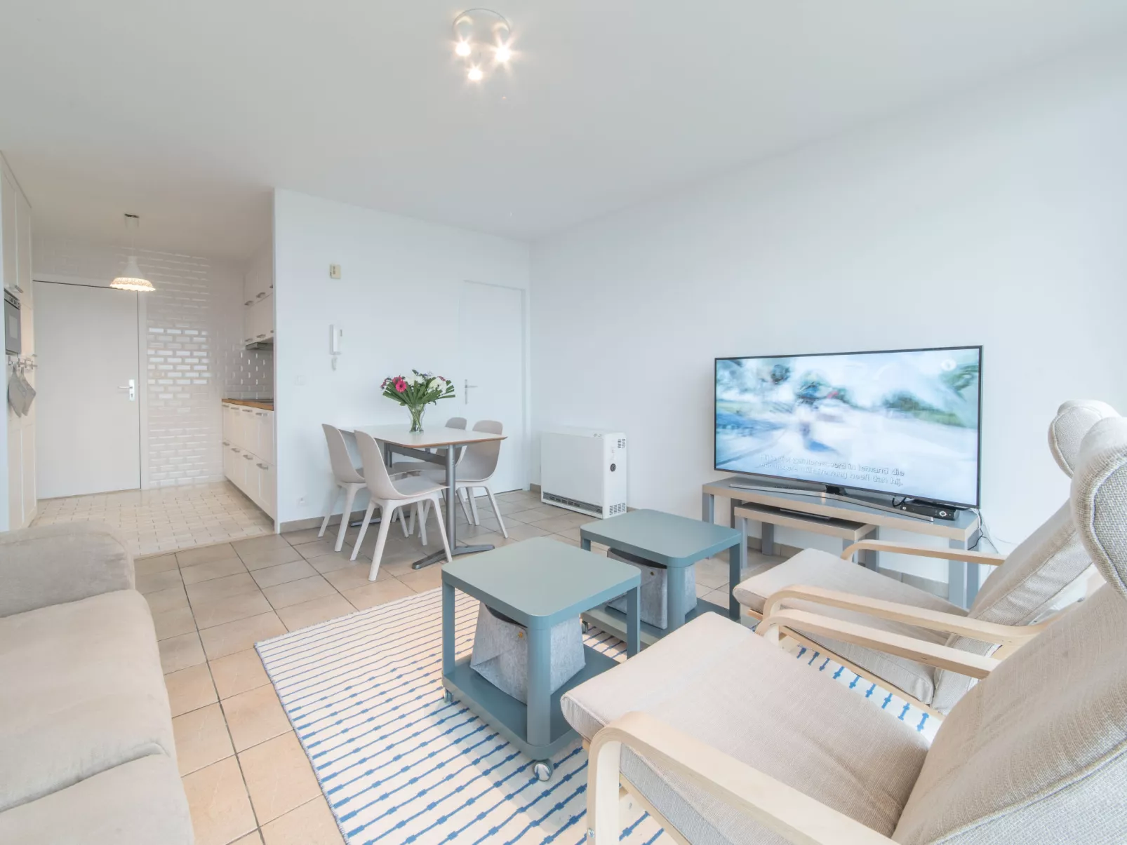 Seaview 2-Inside