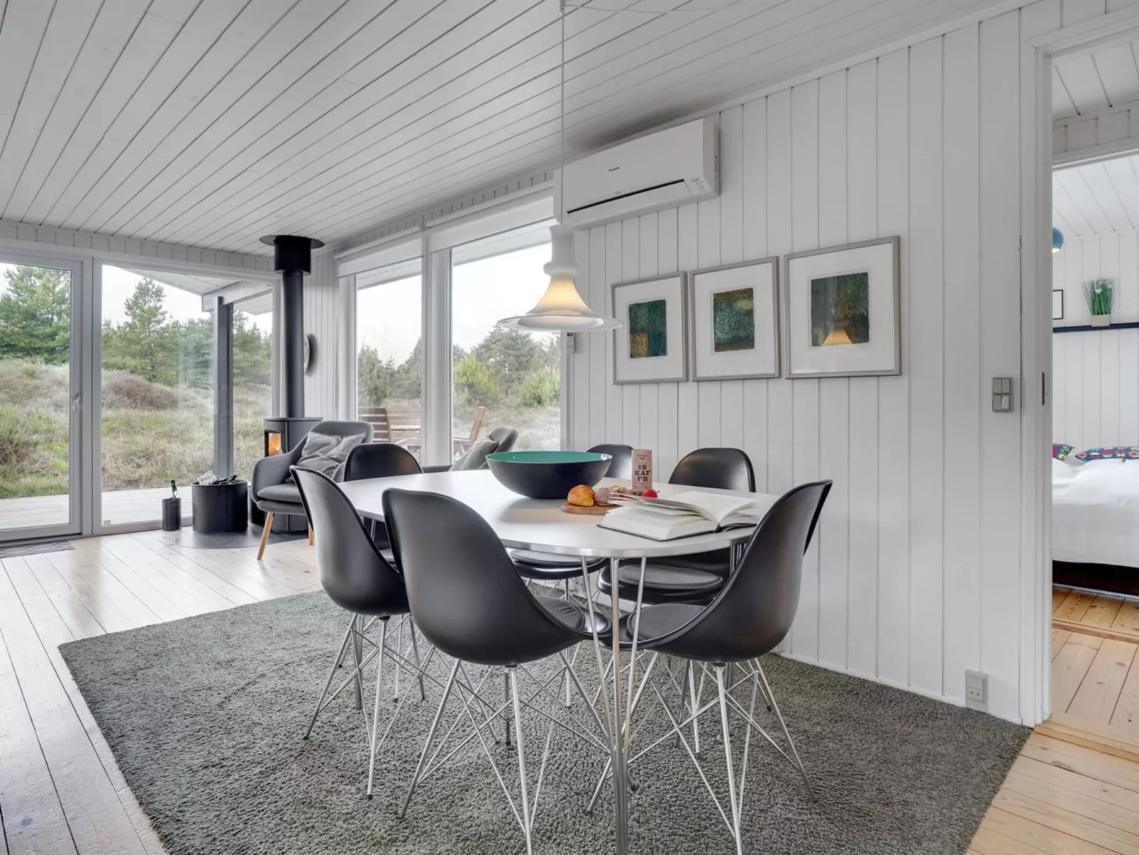 "Fredrikka" - 3.9km from the sea-Inside