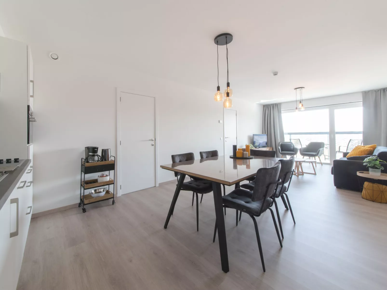 Railway to the Beach with balcony-Inside