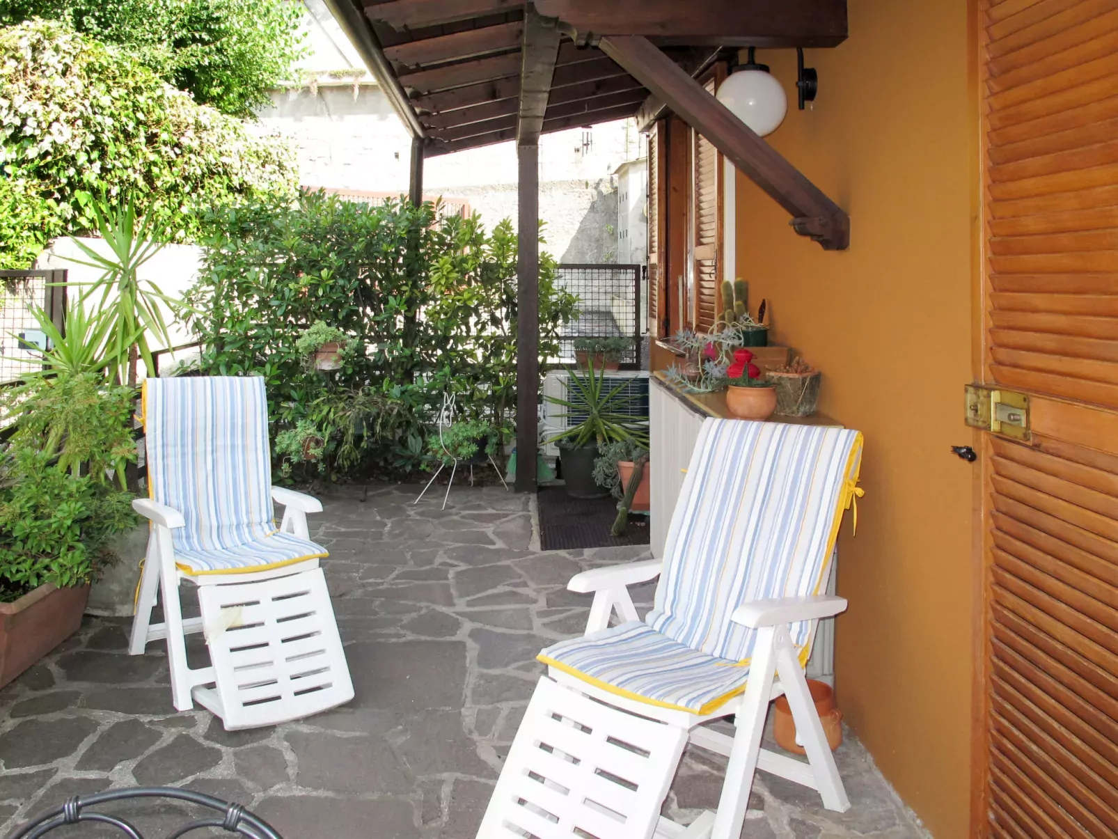 Stefania (VNA370)-Draußen
