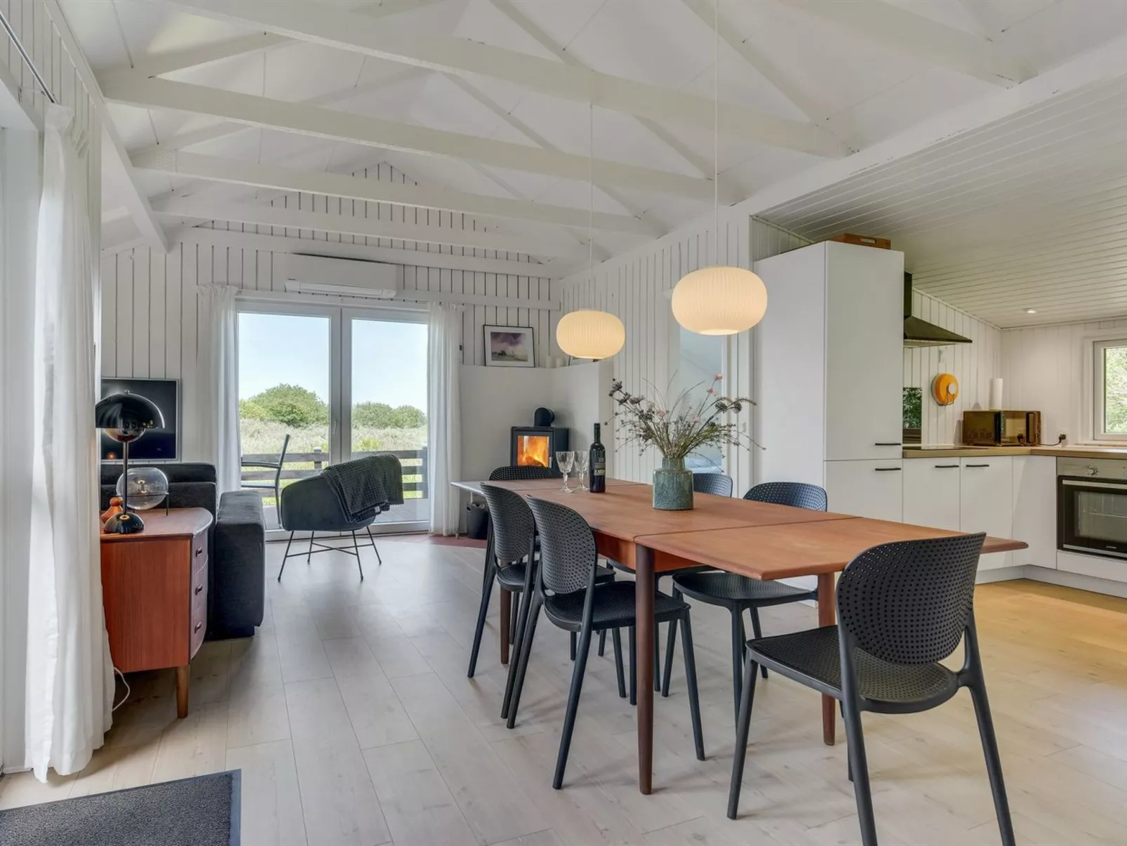 "Doria" - 2km from the sea-Inside