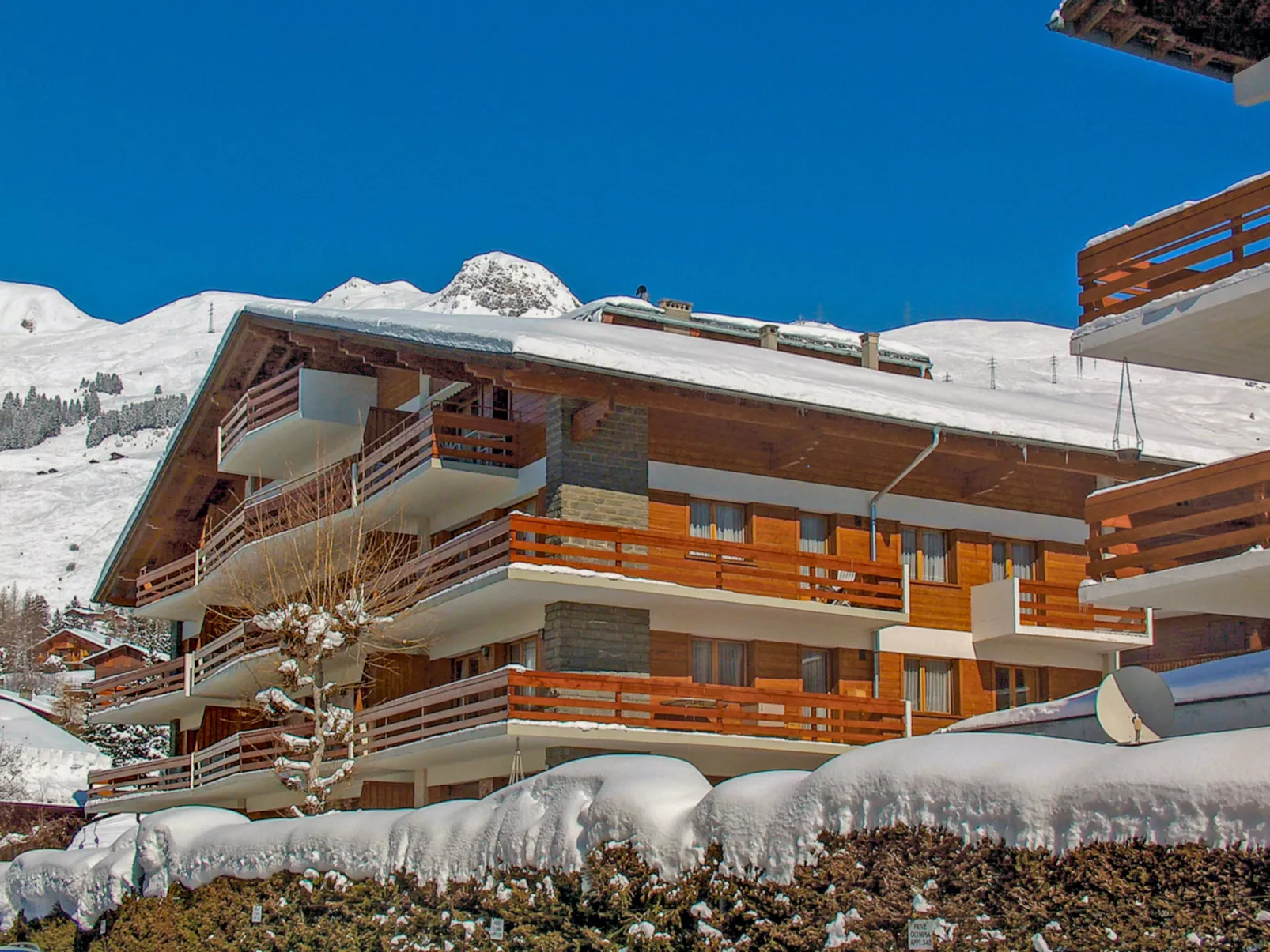 Val Neige 11-Outside