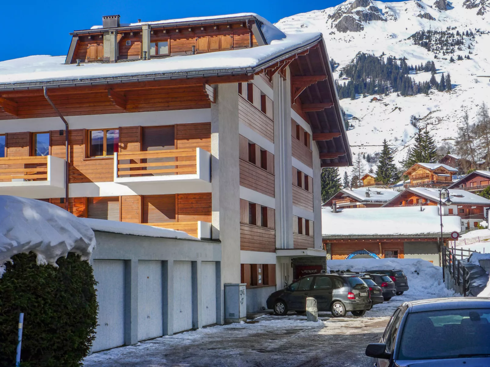 Val Neige 11-Outside
