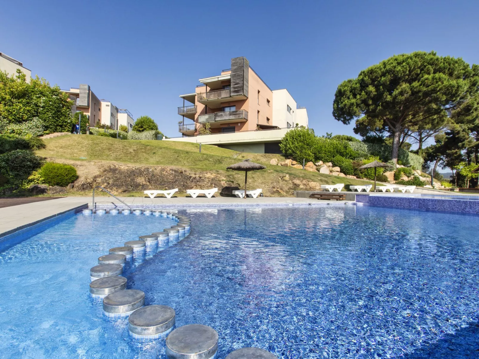 Lloret Garden-Outside