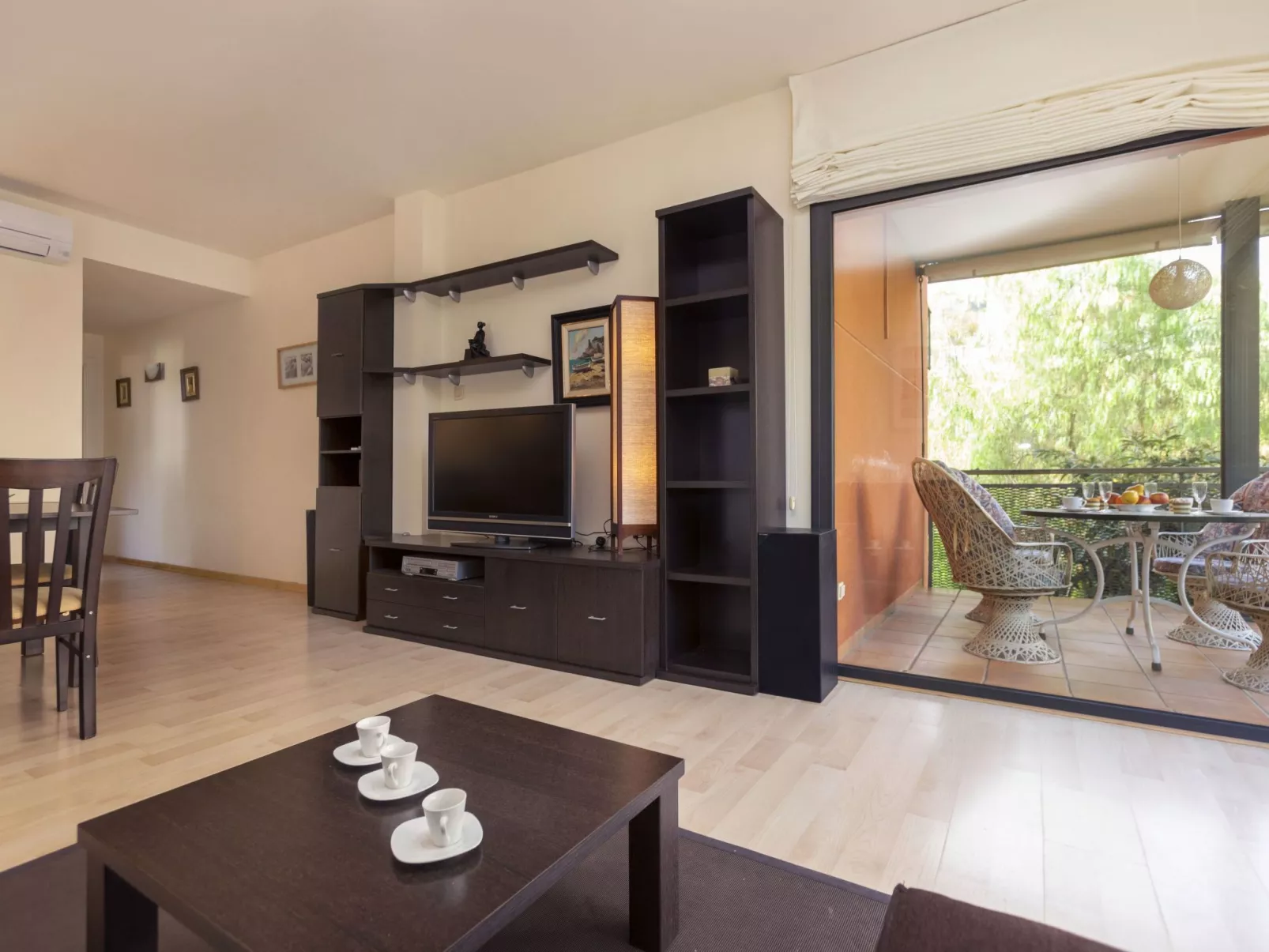Lloret Garden-Inside