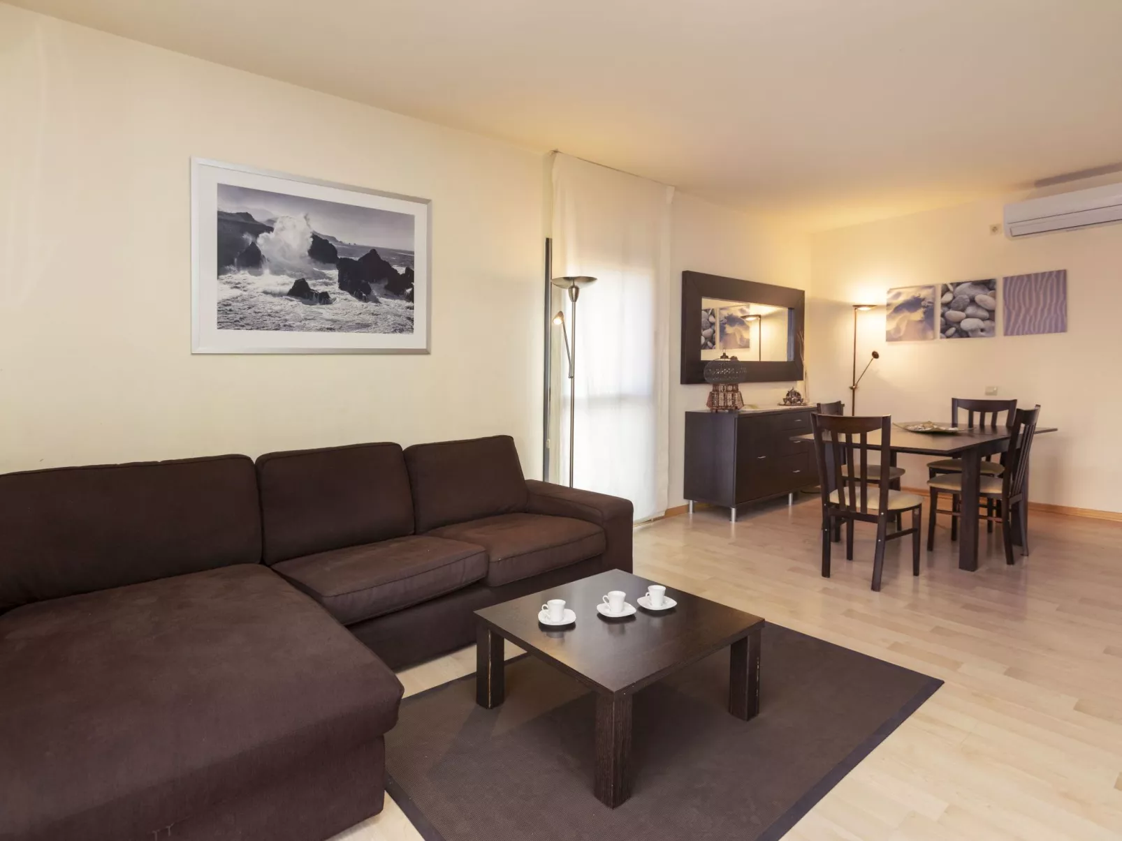 Lloret Garden-Inside
