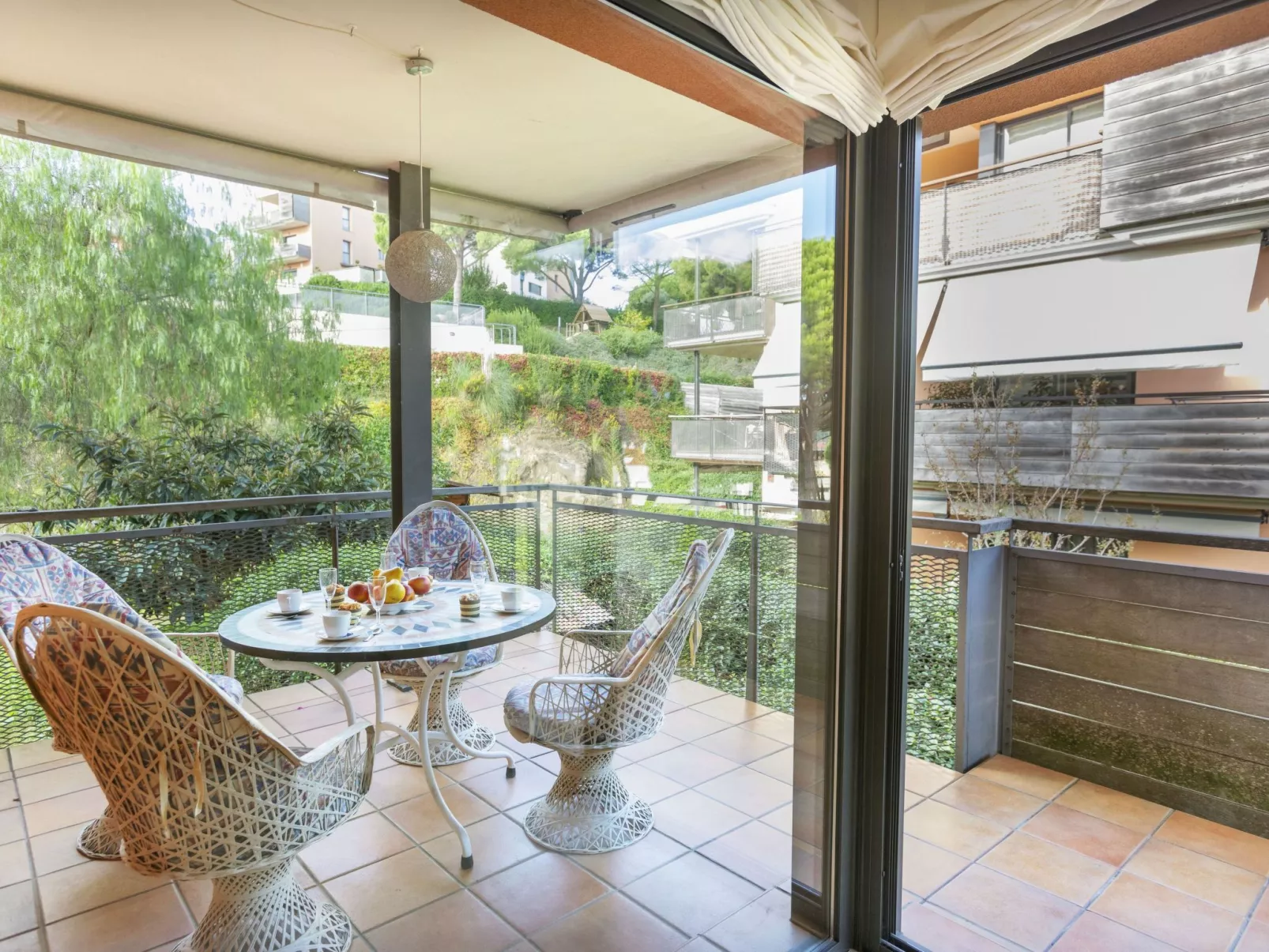 Lloret Garden-Outside