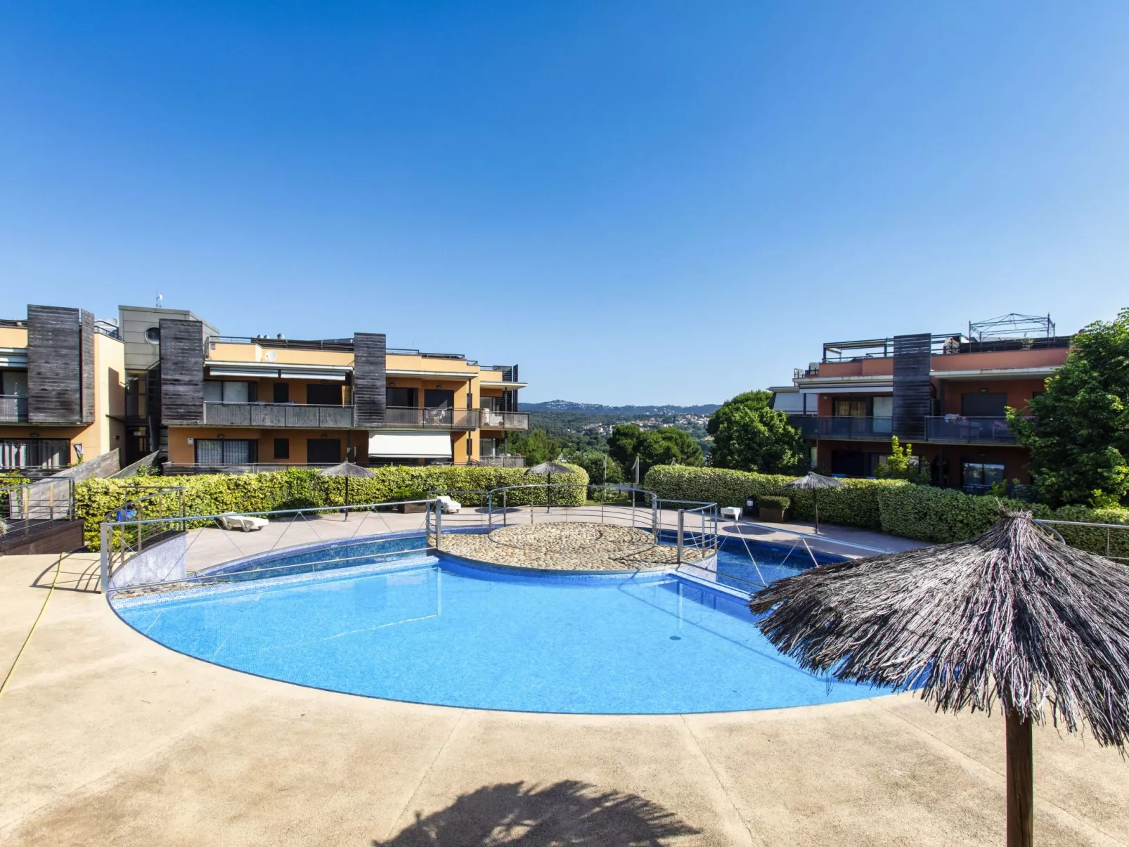 Lloret Garden-Outside