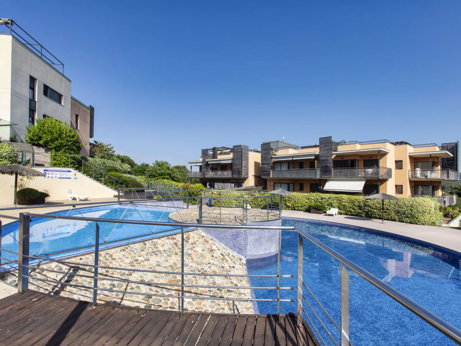 Lloret Garden-Outside