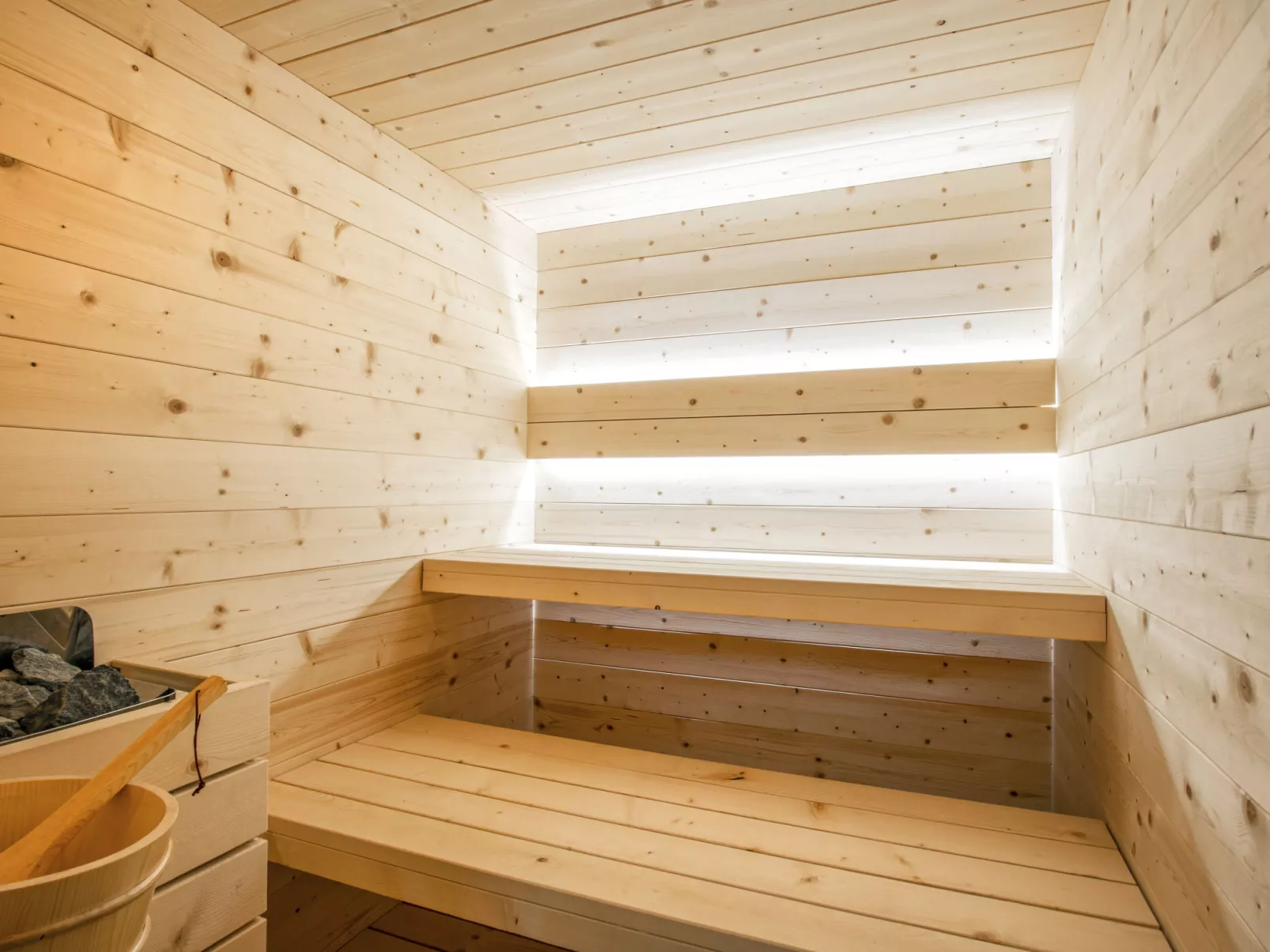 Lacum Lux Resort-Inside