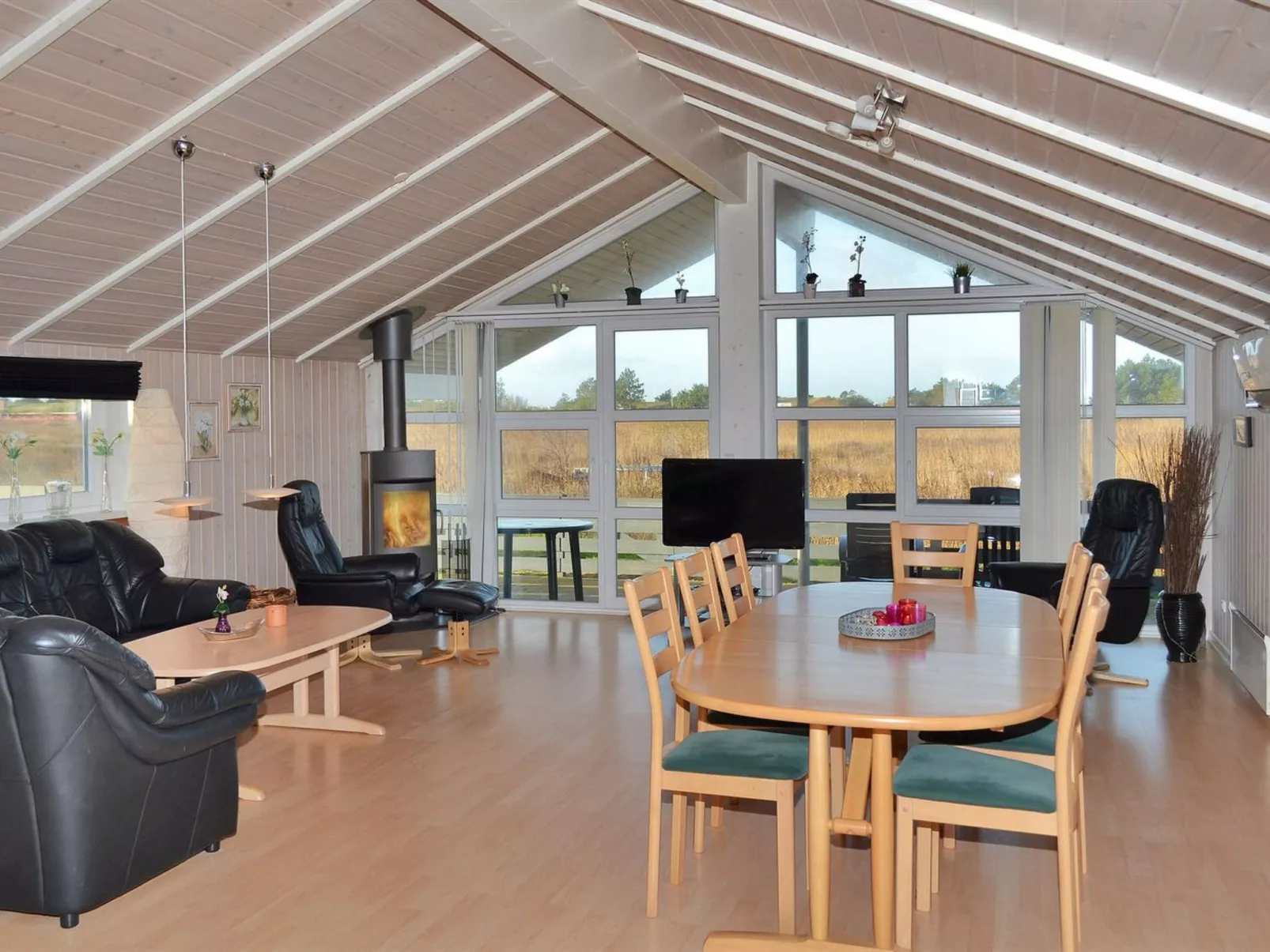 "Spurv" - 1.8km from the sea-Inside