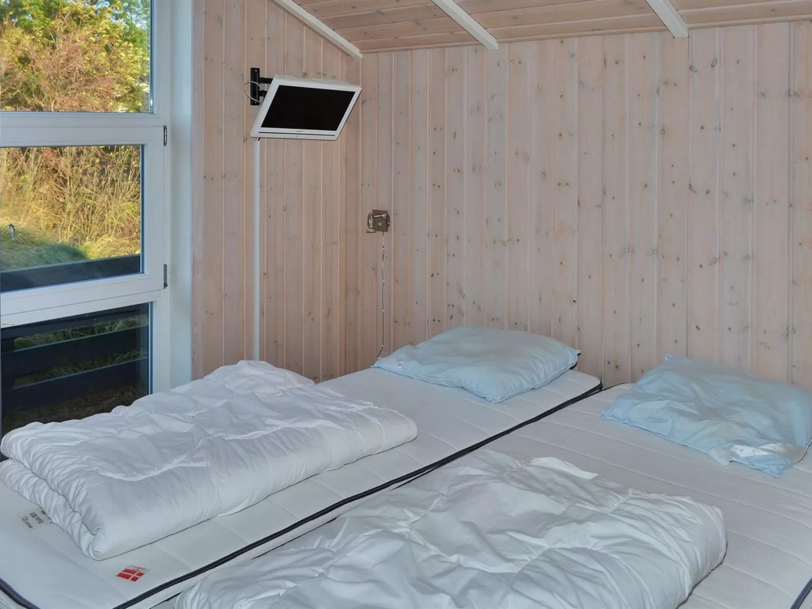 "Spurv" - 1.8km from the sea-Inside