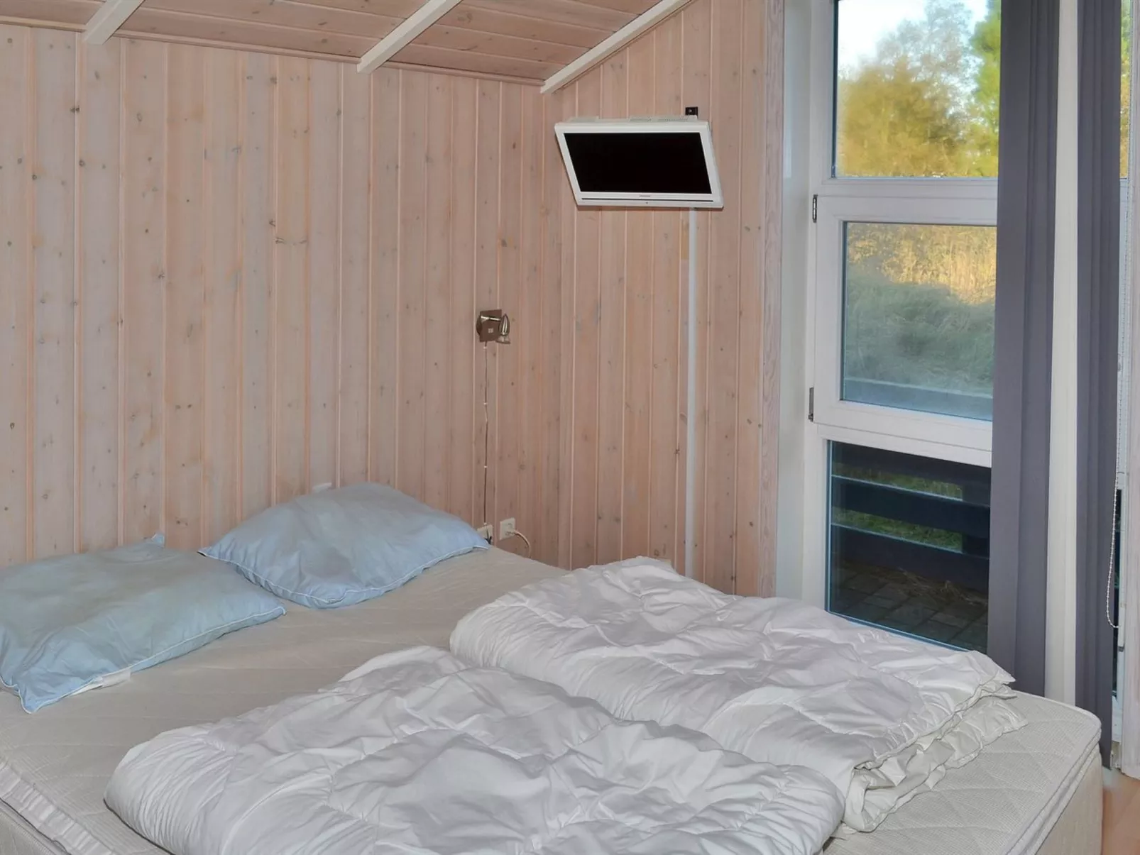 "Spurv" - 1.8km from the sea-Inside