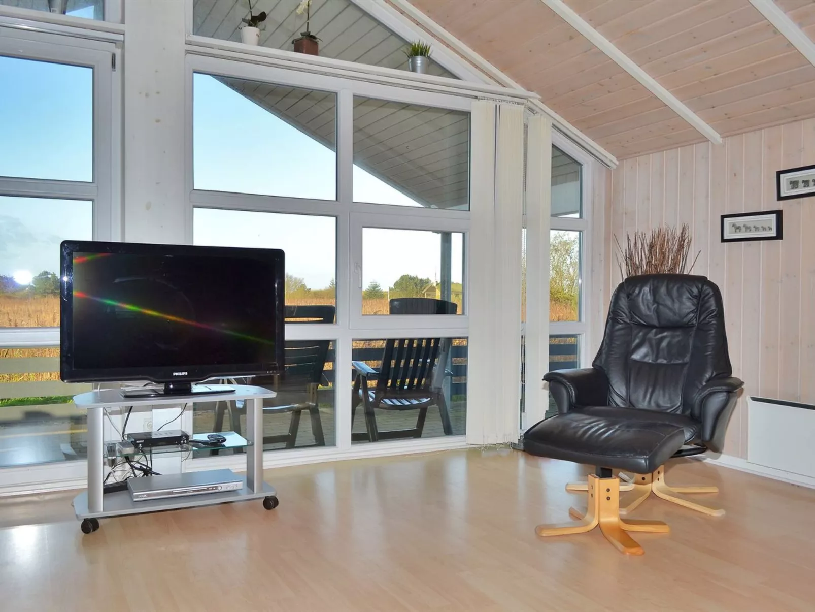 "Spurv" - 1.8km from the sea-Inside