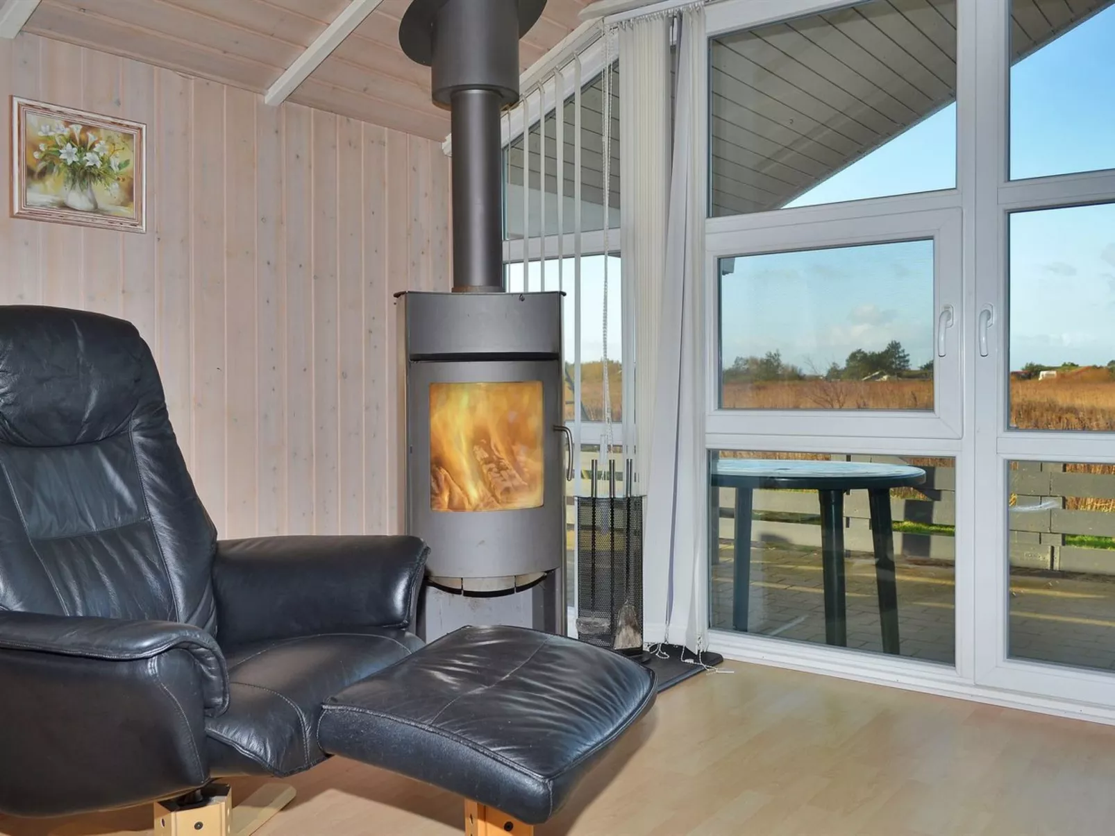 "Spurv" - 1.8km from the sea-Outside