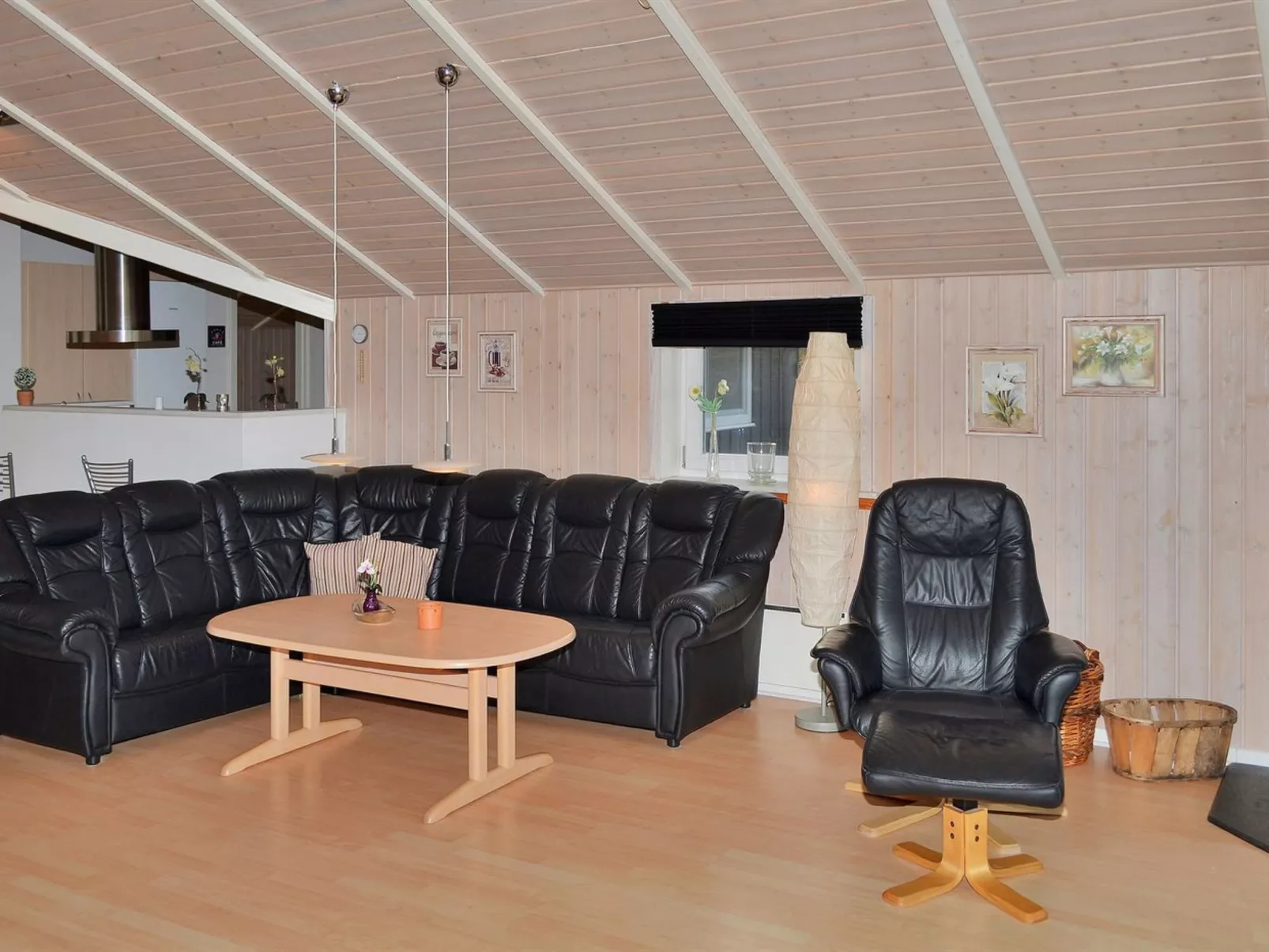 "Spurv" - 1.8km from the sea-Outside