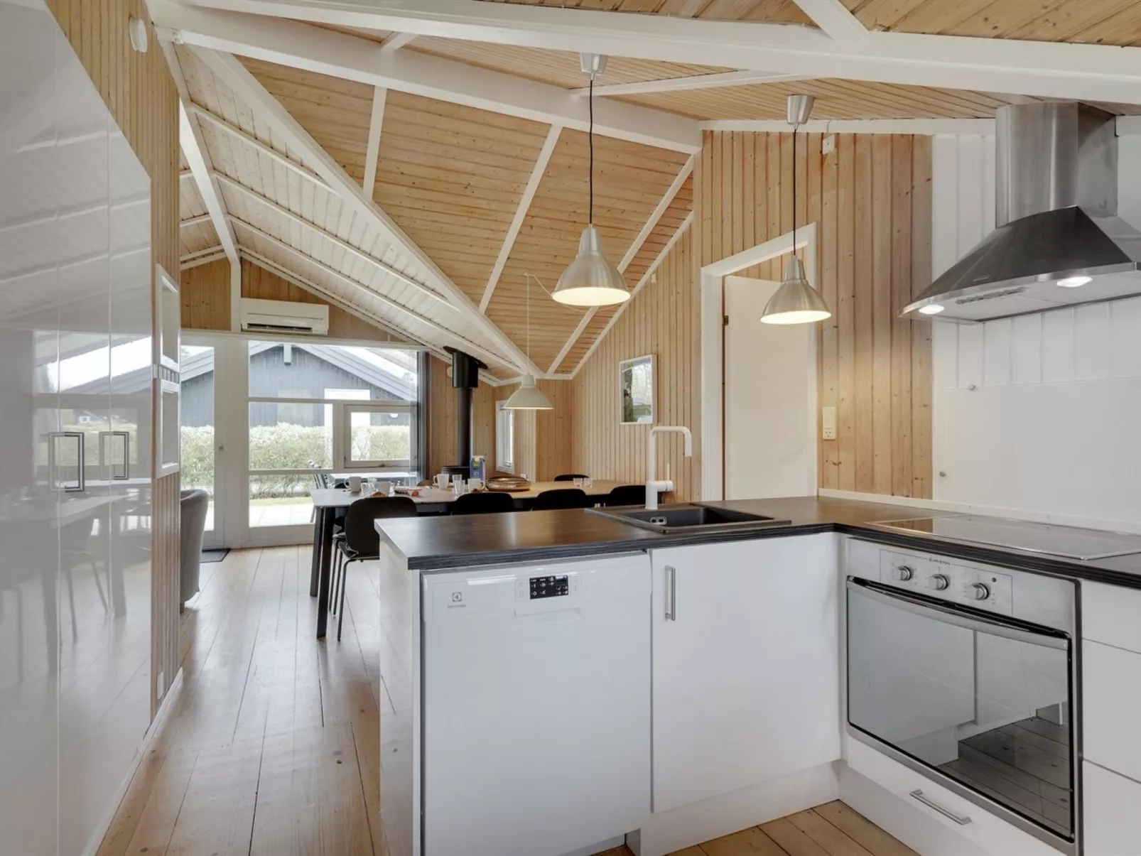 "Uolevi" - 200m from the sea-Inside