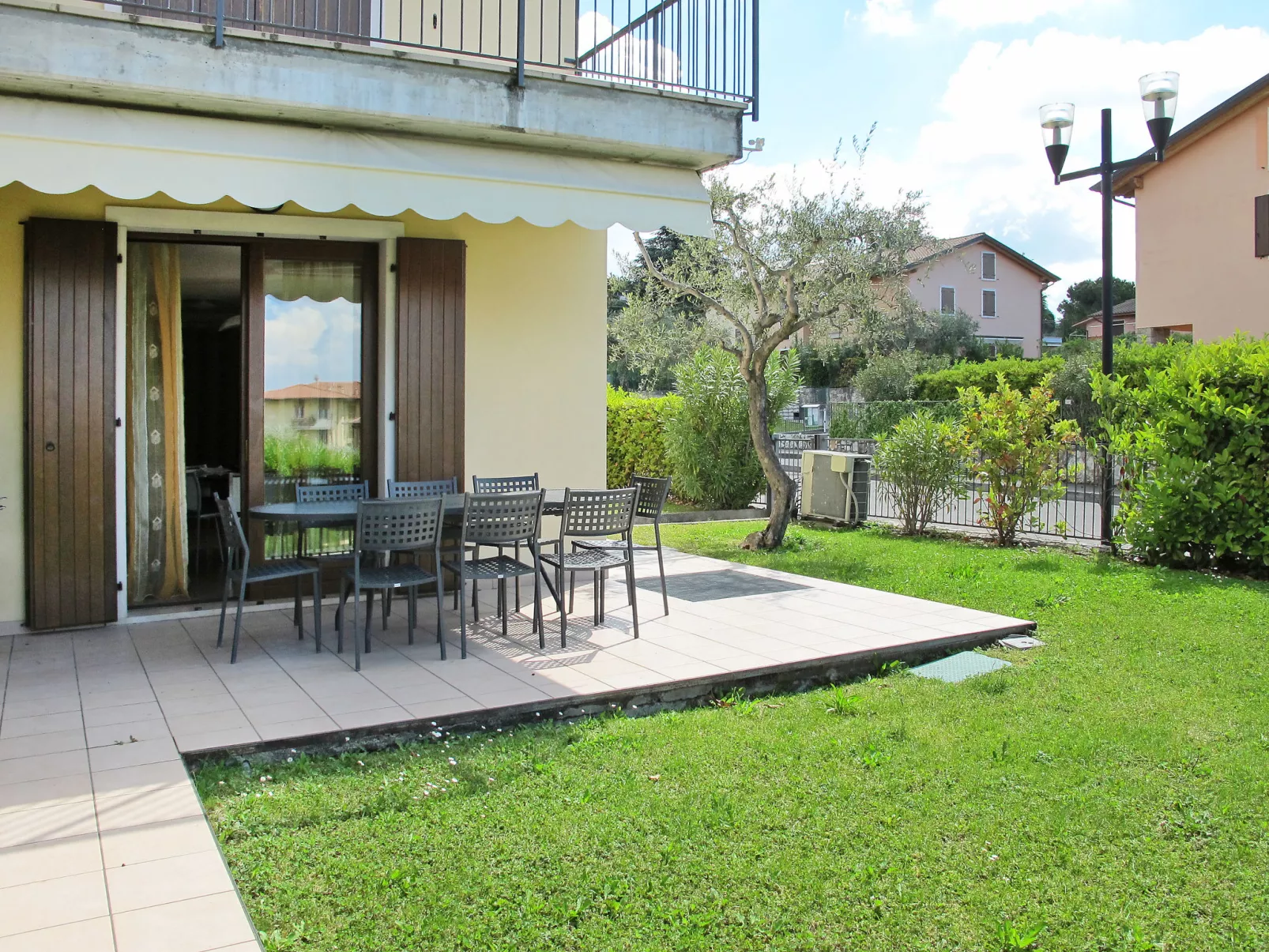 Bardolino-Outside