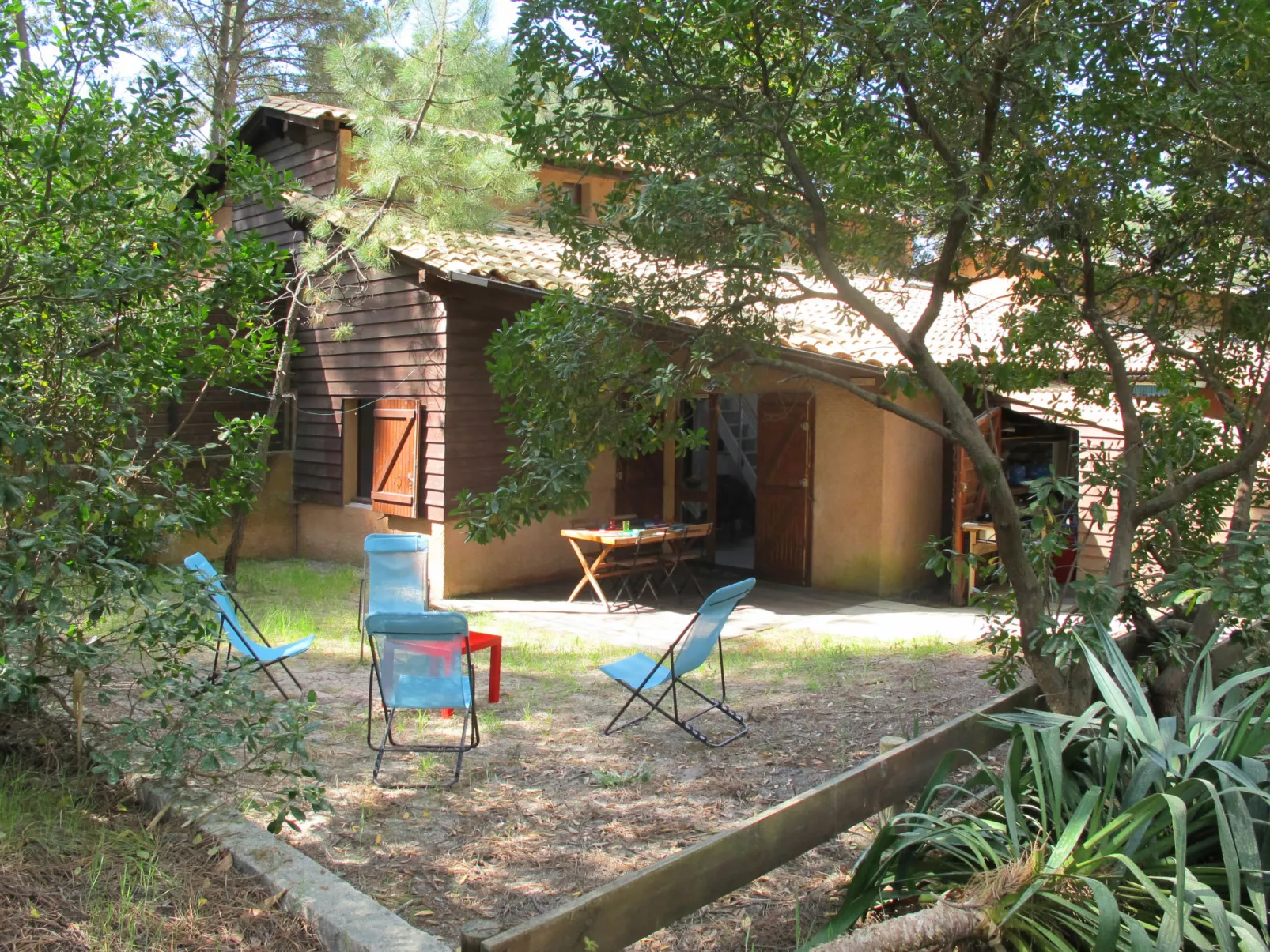 Les maisons de la forêt-Outside