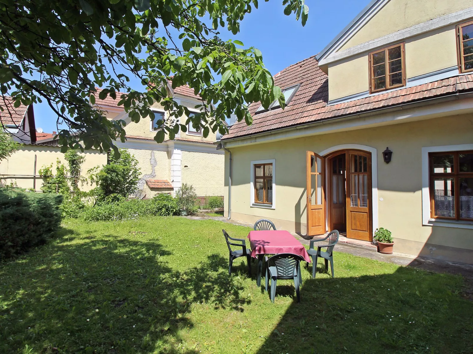 Alte Post-Outside