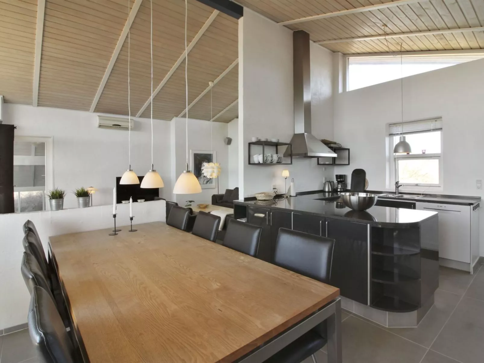 "Judeth" - 300m from the sea-Inside
