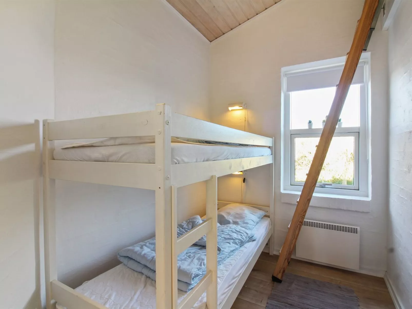 "Judeth" - 300m from the sea-Inside