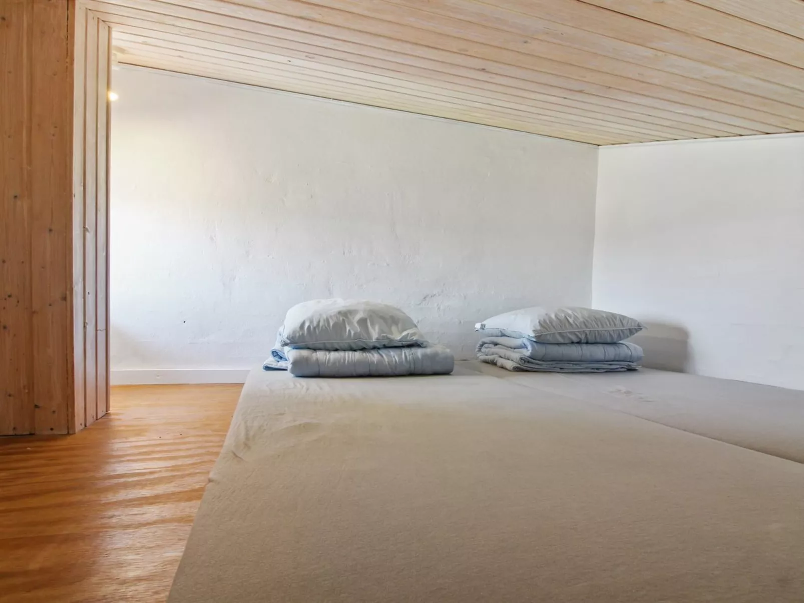 "Judeth" - 300m from the sea-Inside