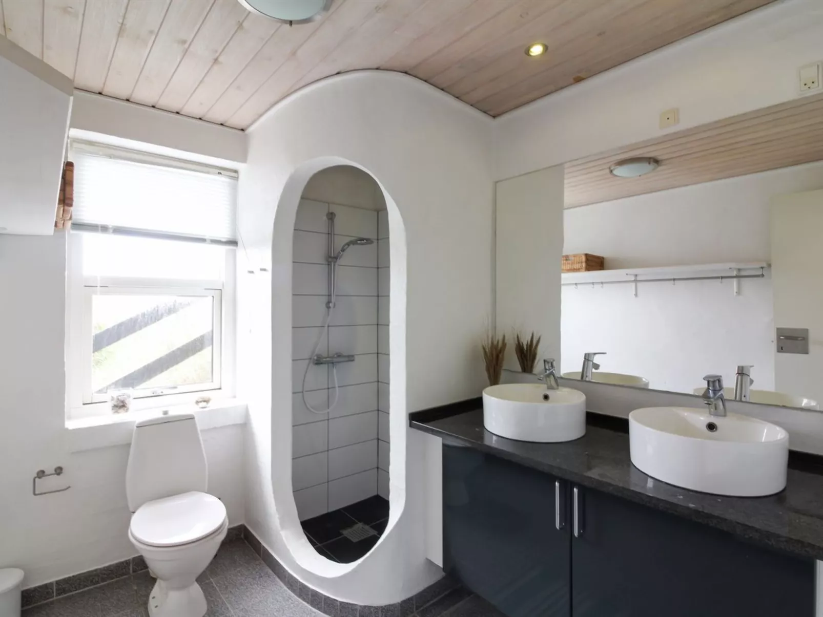 "Judeth" - 300m from the sea-Inside