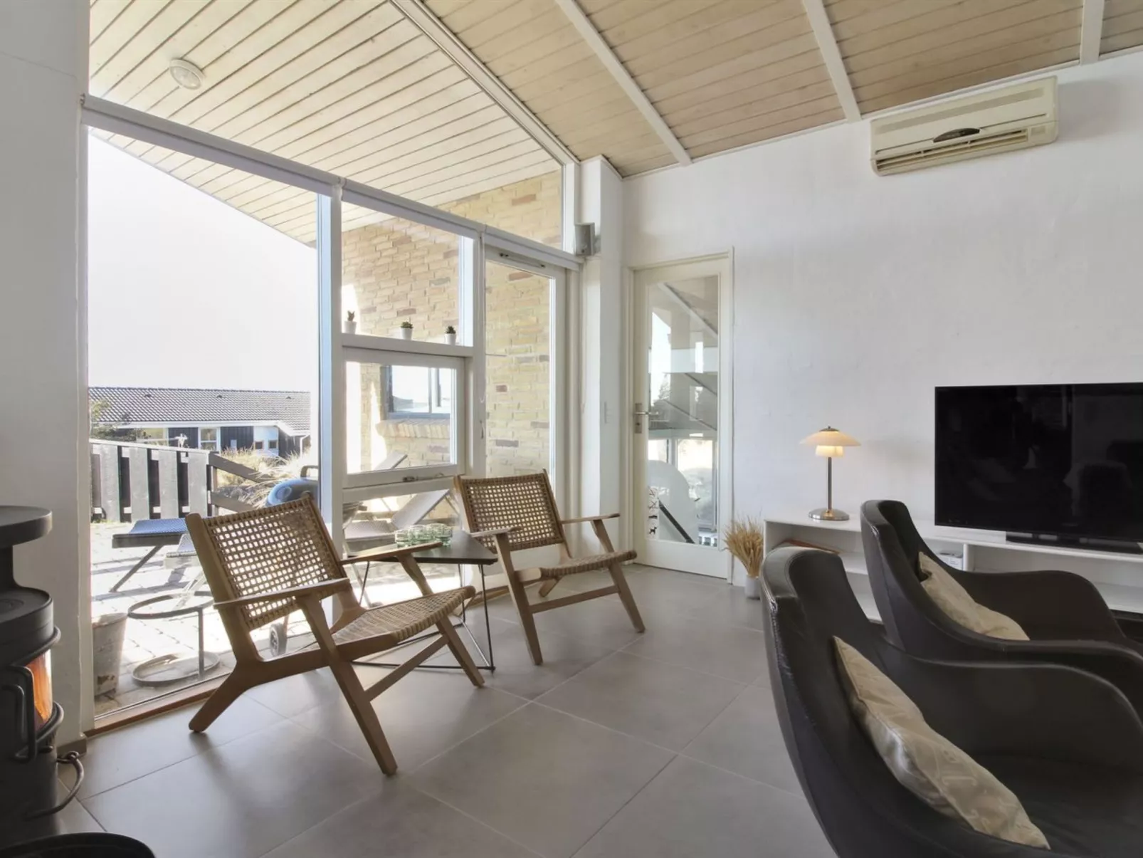 "Judeth" - 300m from the sea-Inside