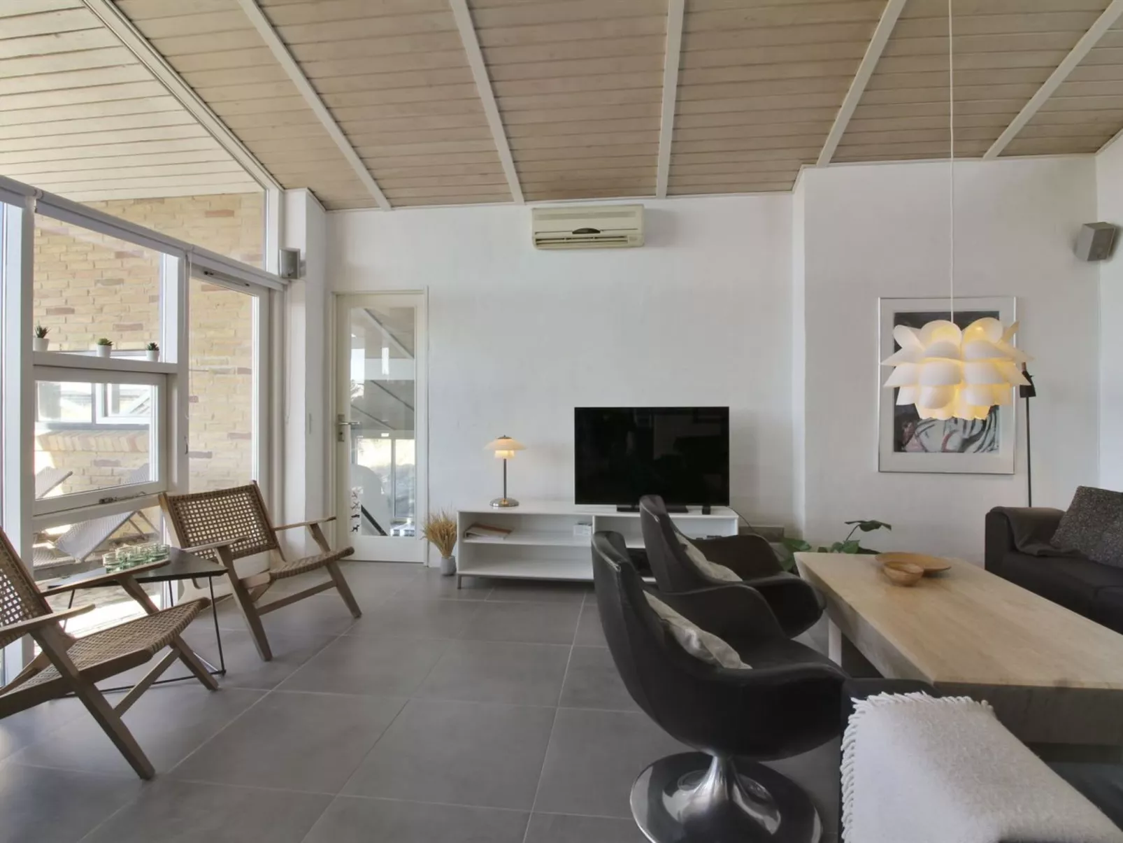 "Judeth" - 300m from the sea-Inside
