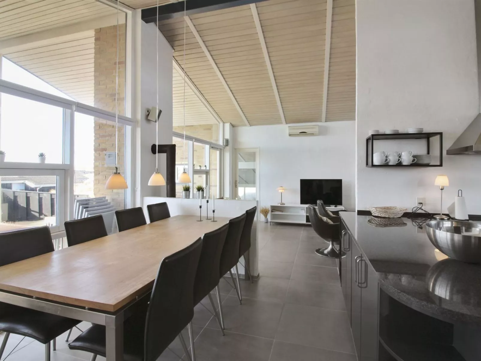 "Judeth" - 300m from the sea-Inside