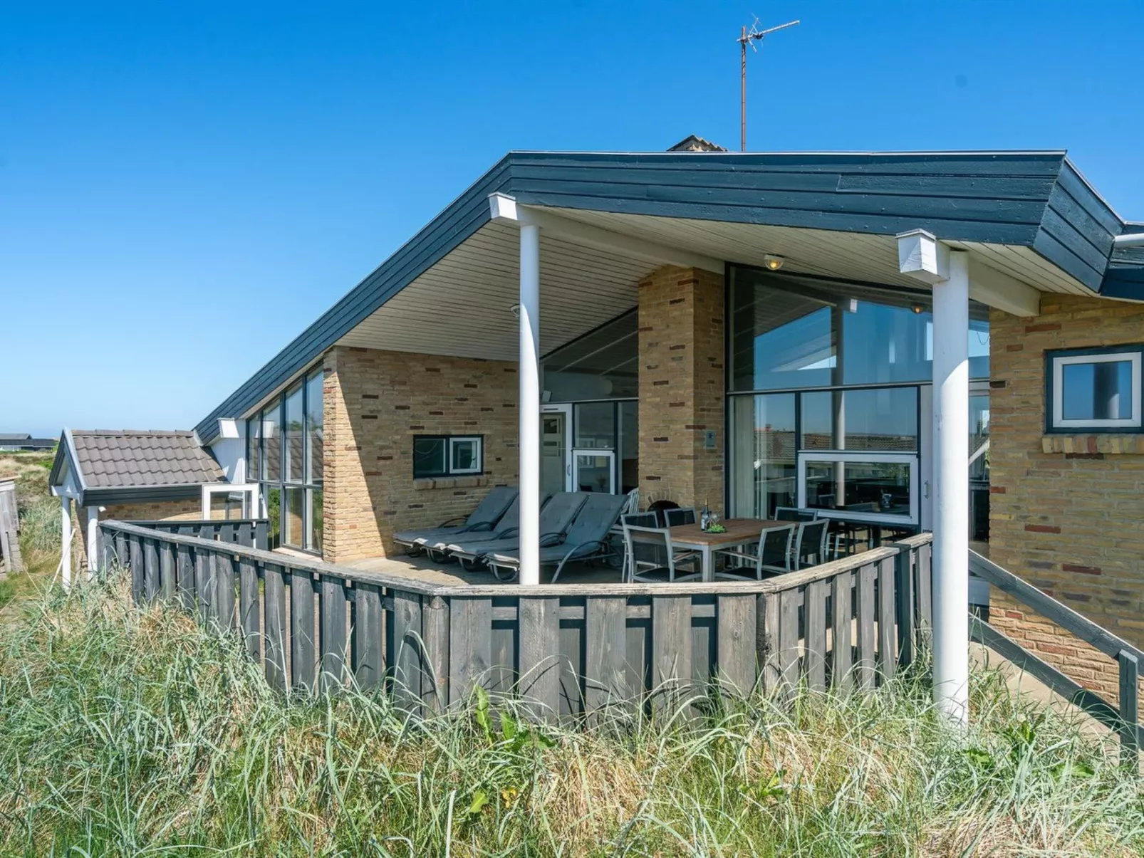 "Judeth" - 300m from the sea-Outside