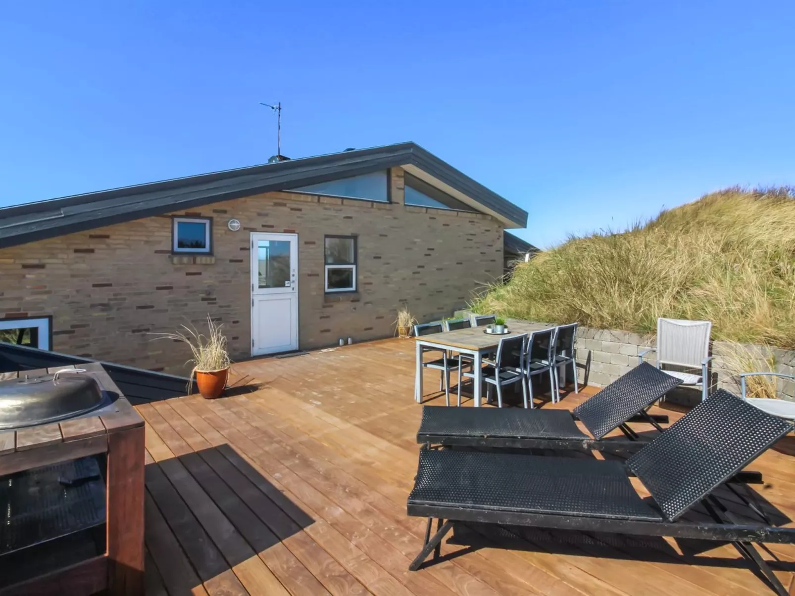 "Judeth" - 300m from the sea-Outside