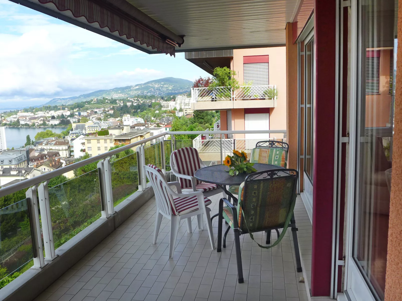 Montreux - Panorama-Outside