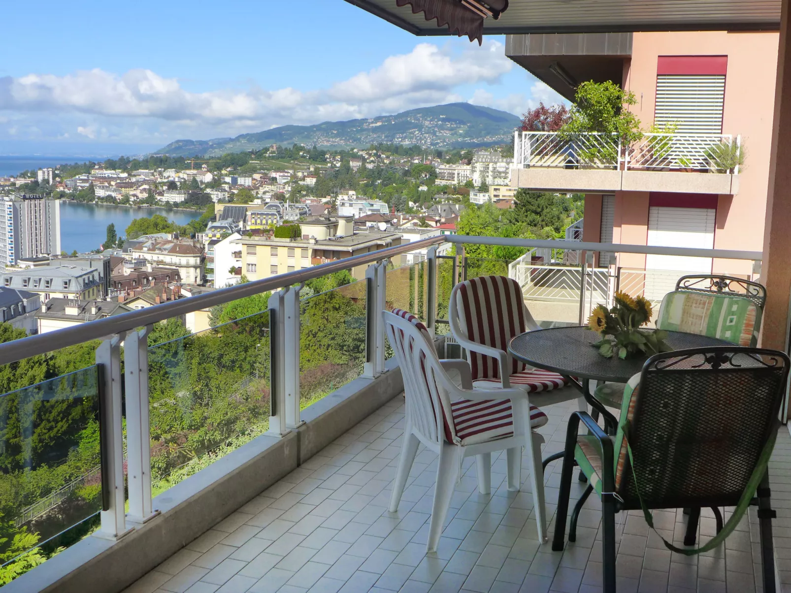 Montreux - Panorama-Outside