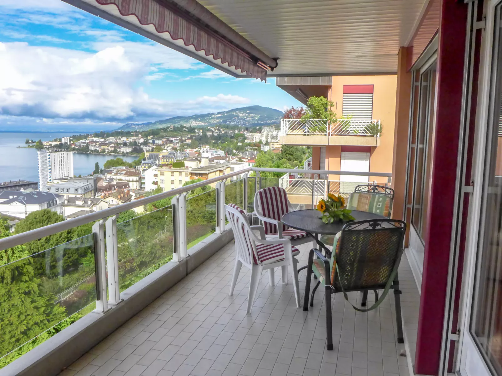 Montreux - Panorama-Outside