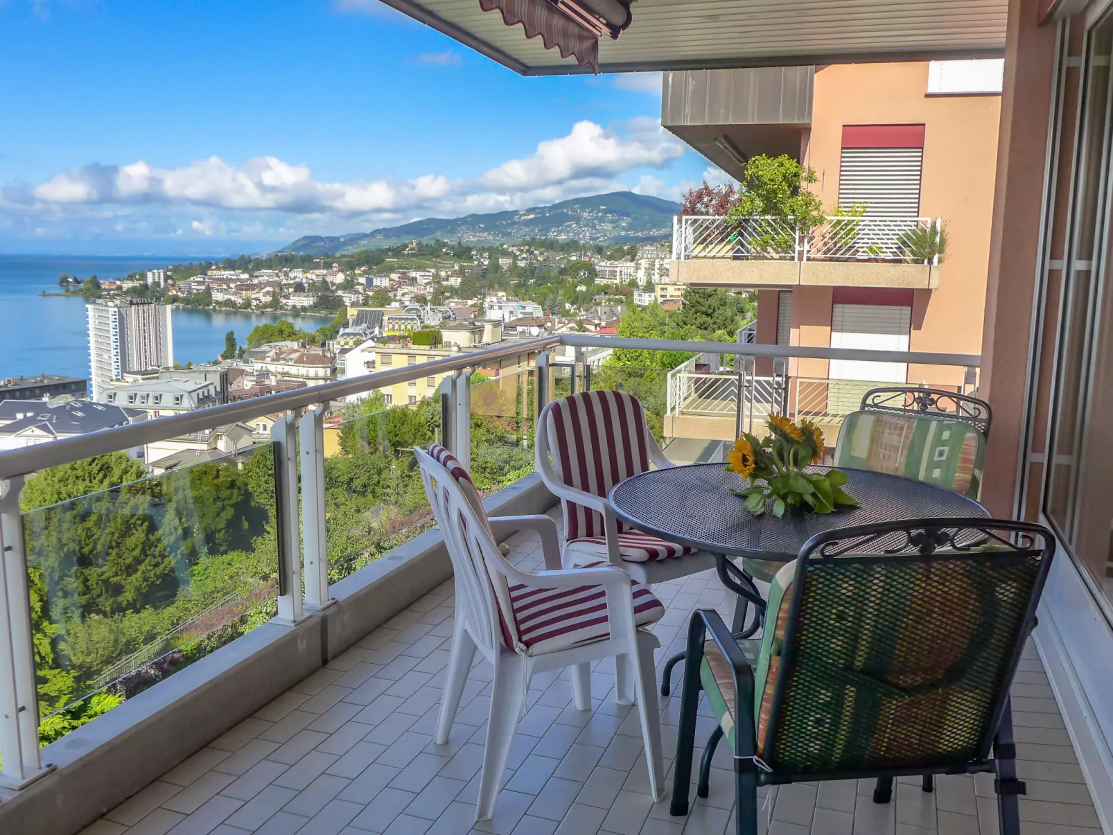 Montreux - Panorama-Outside