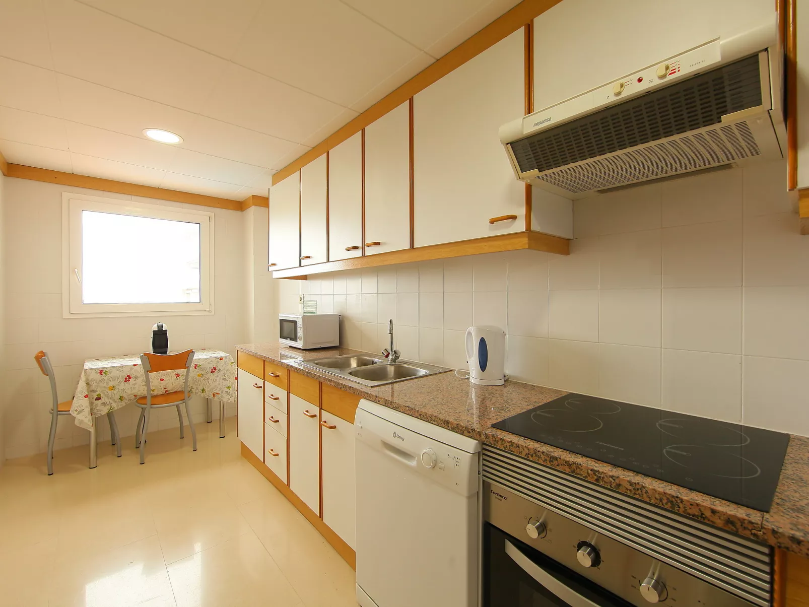 Blanes Playa-Inside